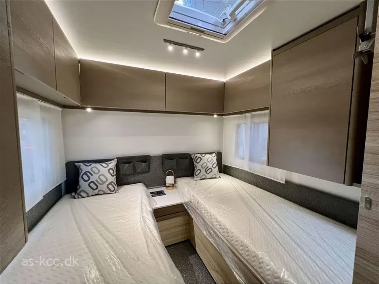 Billede 22 - 2025 - Adria Altea 502 UL Kampagne   Adria Altea 502 UL årg. 2025 5 Sovepladser, 4 Siddepladser 60 Selection jubilæumsmodel  med meget udstyr.