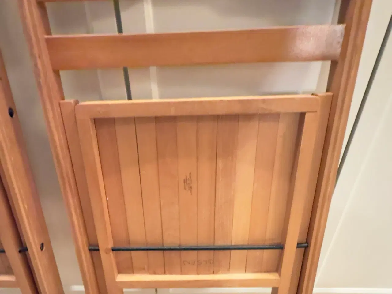 Billede 7 - Vintage klapstole i massivt bøgetræ – klassisk sve