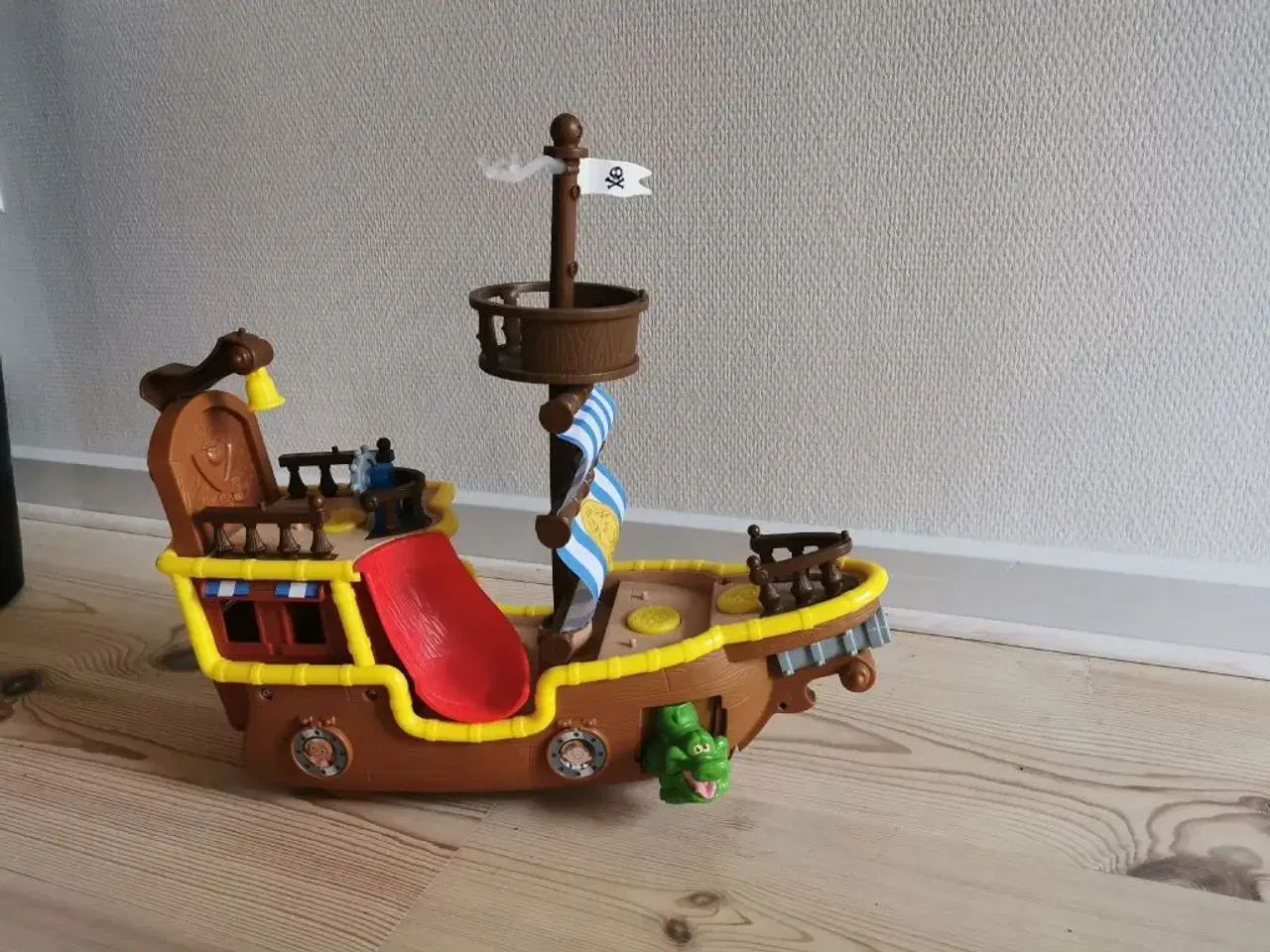 Billede 1 - Disney Piratskib