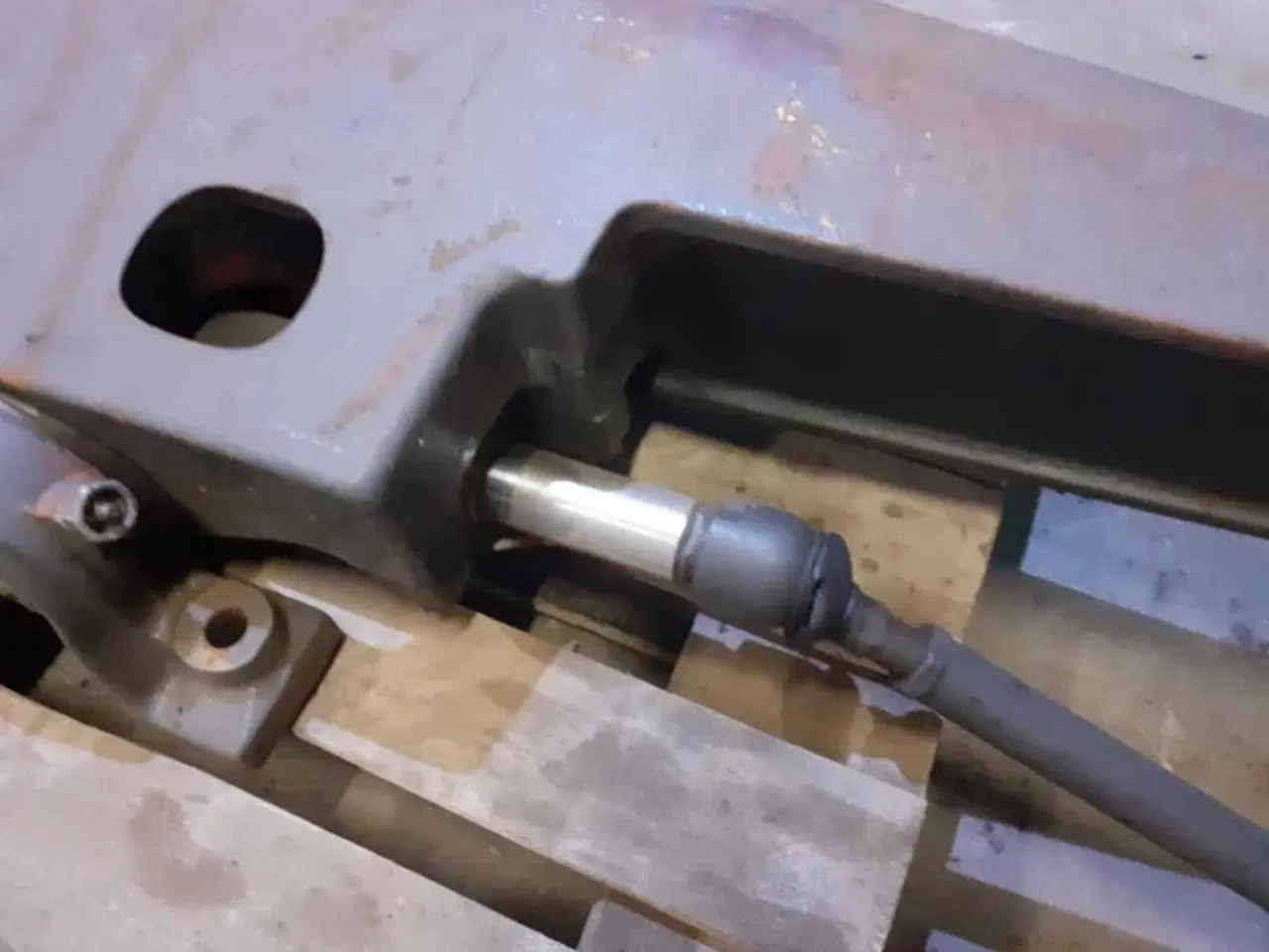 Billede 12 - New Holland LB115B Foraksel 85821298