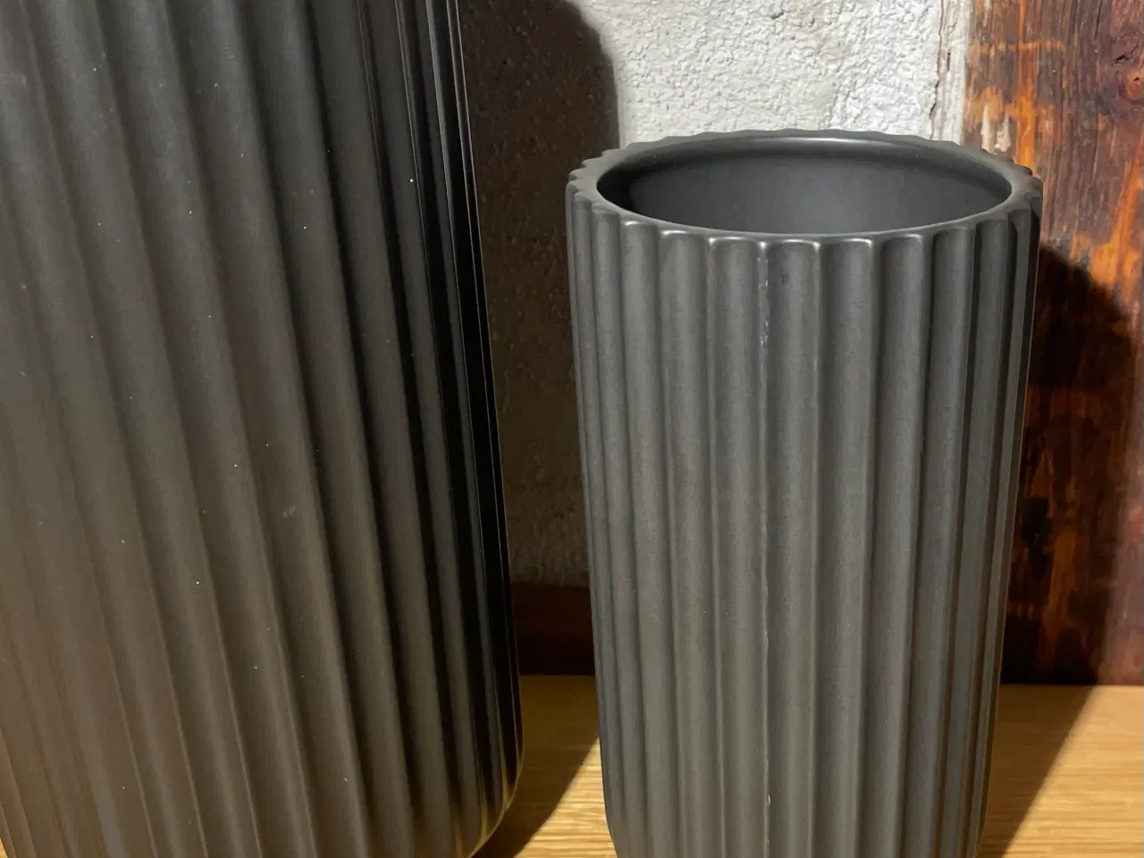 Billede 2 - Lyngby vaser sort 2stk.