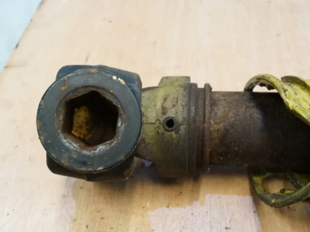 Billede 6 - John Deere 820 PTO Aksel AZ52487