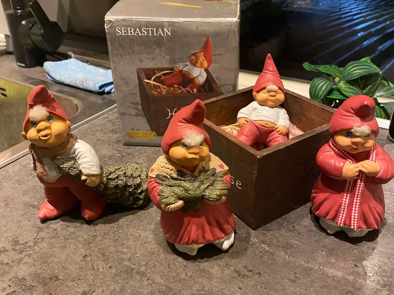 Billede 2 - 4 ældre trip trap nisser sælges. 