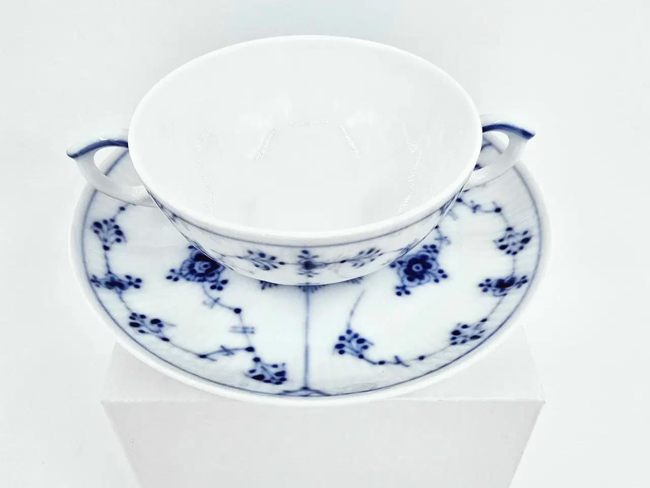 Billede 9 - Musselmalet Riflet Bouillonkop & Underkop 