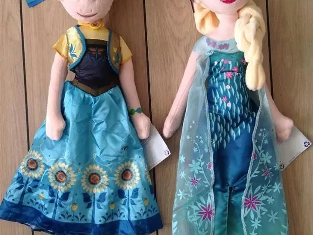 Billede 8 - Frost dukke med Elsa og Anna plysdukker 