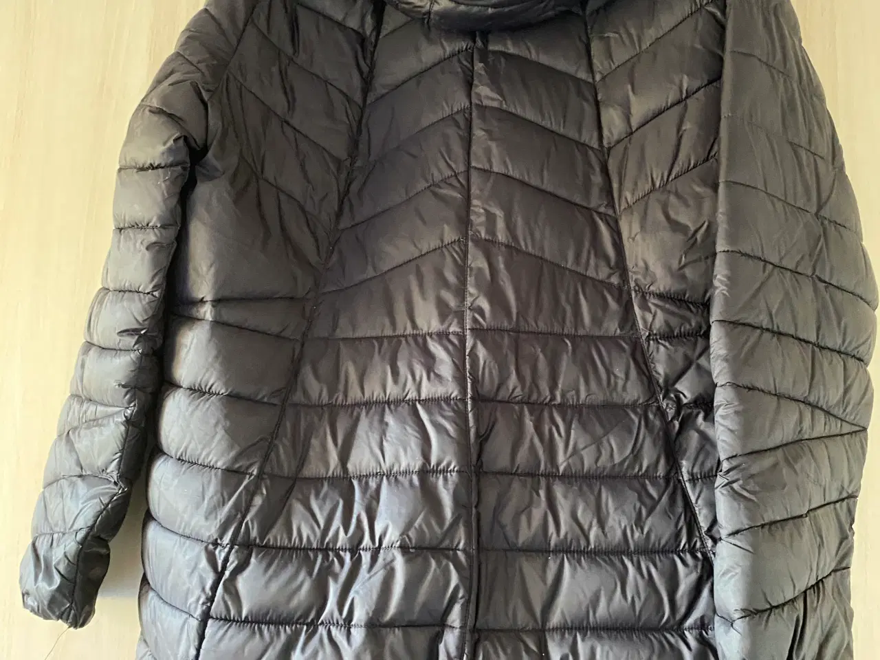 Billede 2 - Delvis vand og  vindtæt med hætte