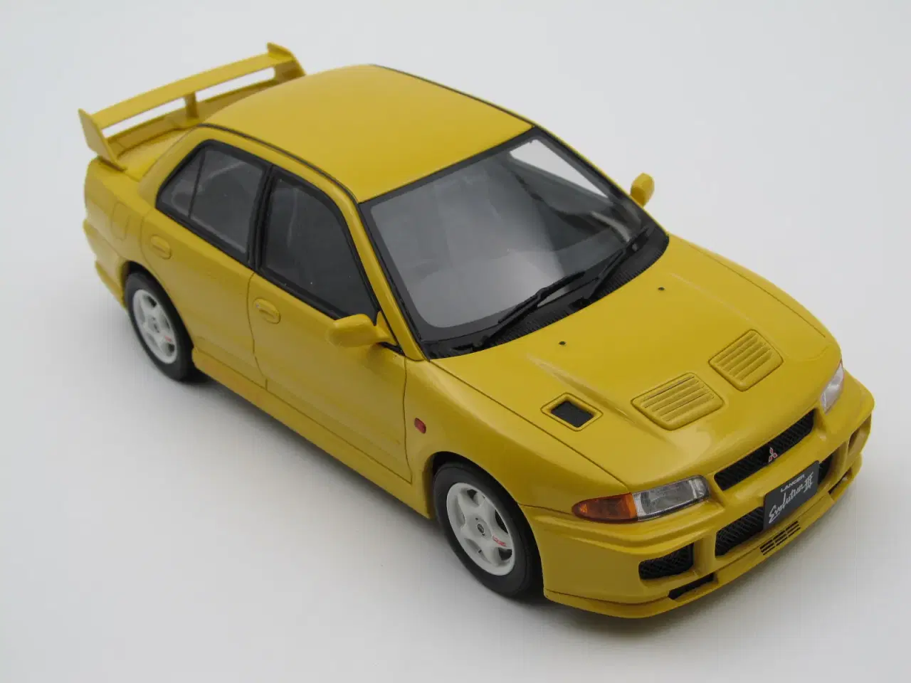 Billede 8 - 1995 Mitsubishi Lancer EVO III GSR  1:18 