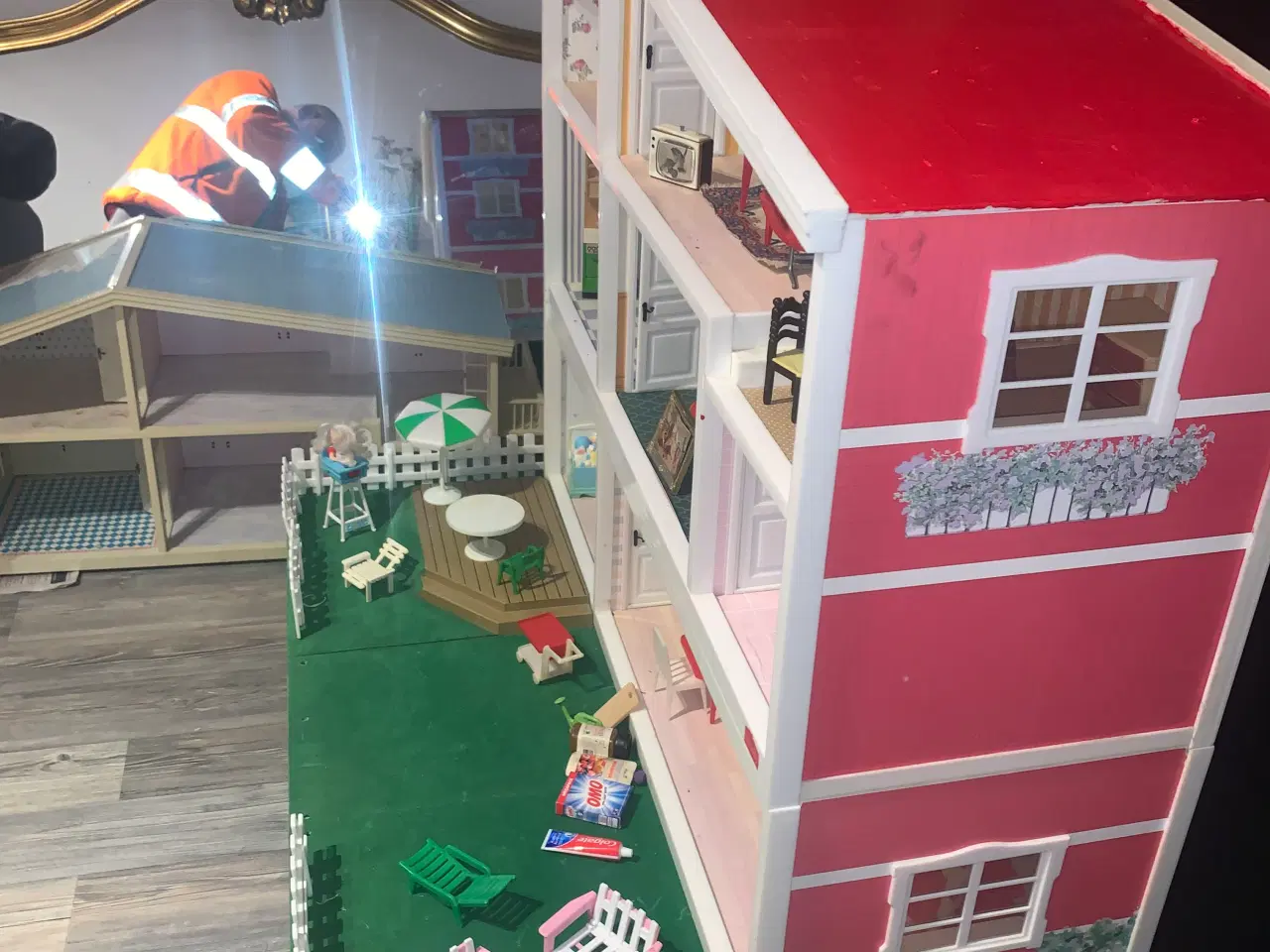 Billede 5 - Stort Lundby dukkehus med alt tilbehør. 