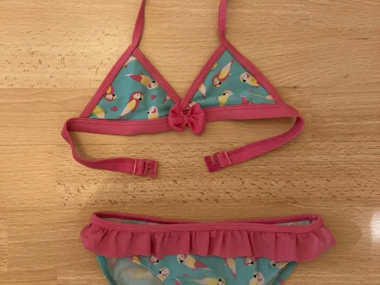 Billede 1 - Bikini str. 110/116