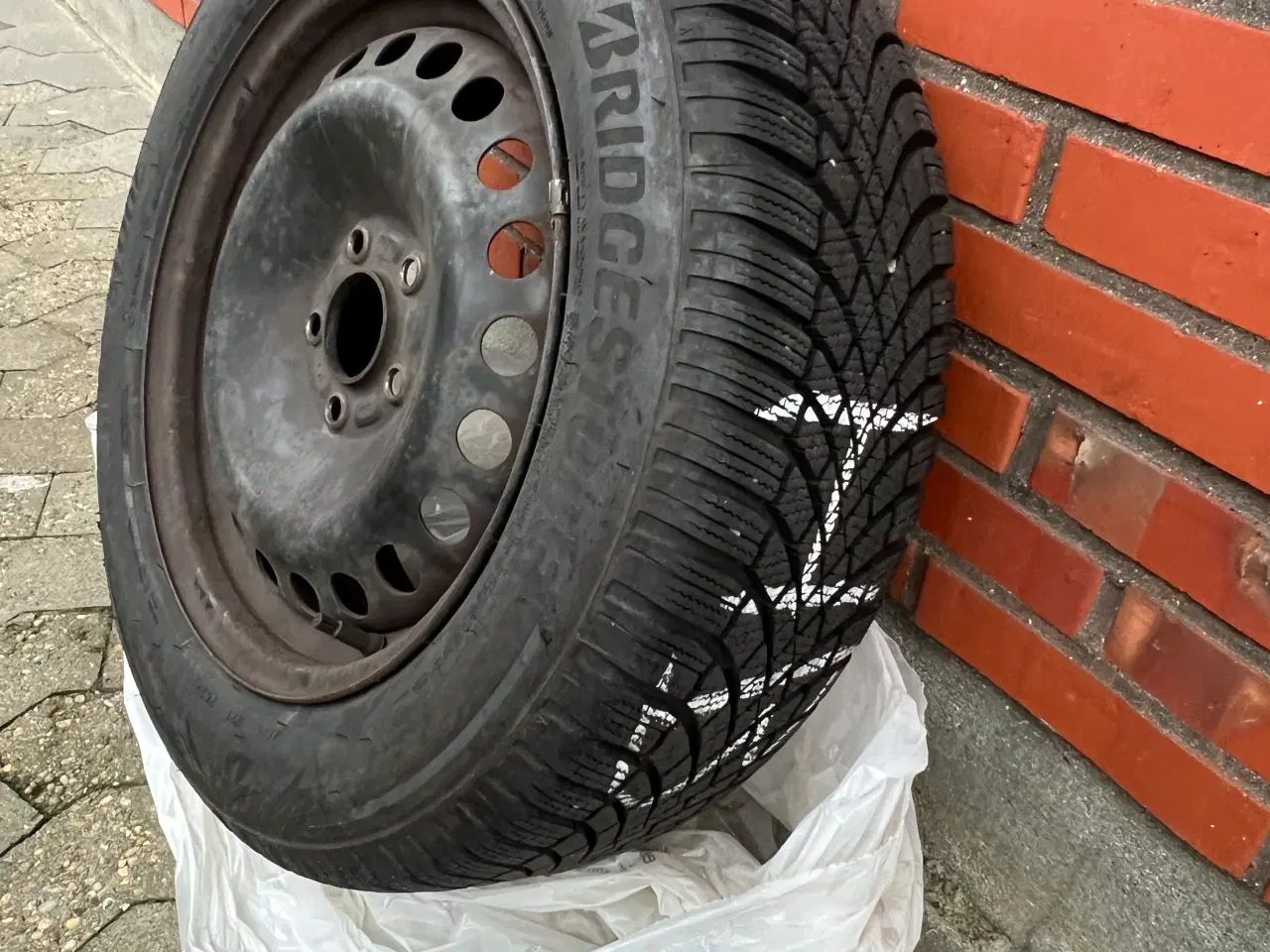 Billede 1 - 4 nye Bridgestone vinterdæk LM005 205/60R16 92 H 