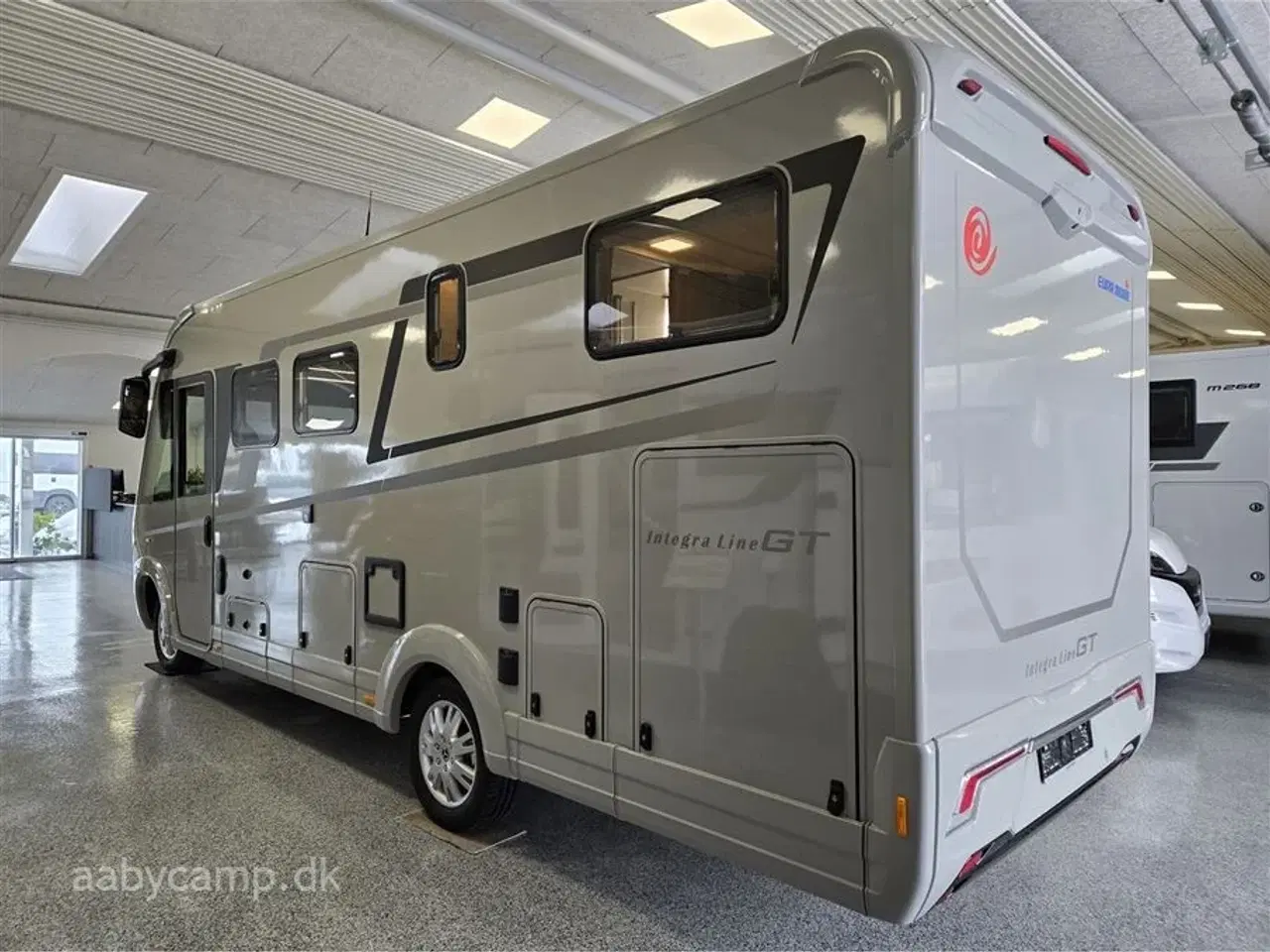 Billede 3 - 2026 - Euramobil Integra Line GT 726 EF   MERCEDES FØRE ASSISTENTER.  MERCEDES AL-KO. UDVENDIG GAS. UDVENDIG BRUSER. LITHIUM BATTERI. ALDE CENTRALVARME.