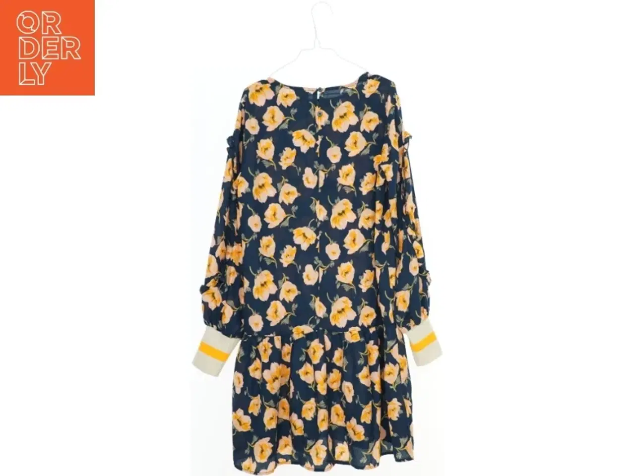 Billede 2 - Blomstret kjole med lange ærmer fra Name It (str. 152)