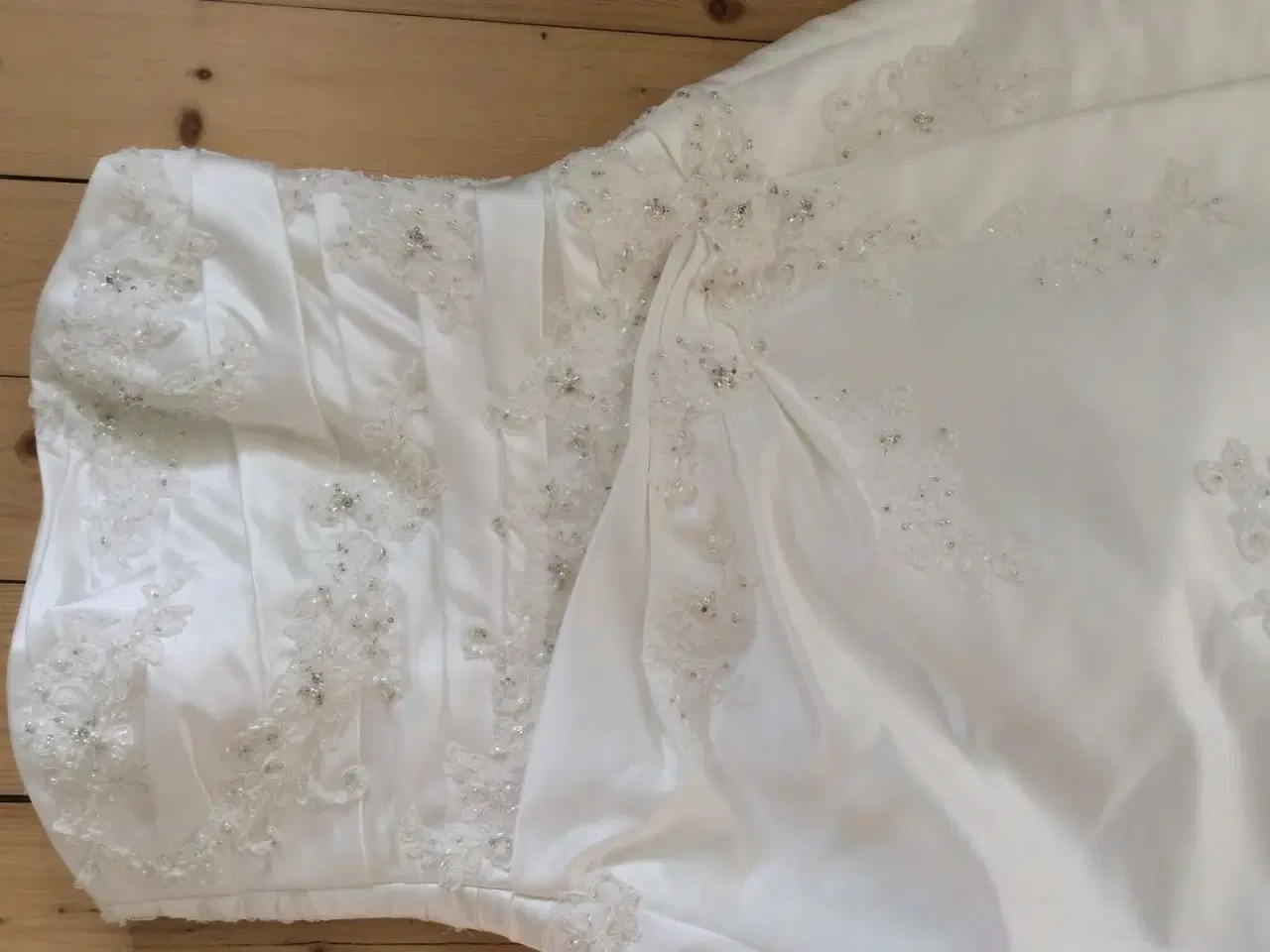Billede 1 - Stropløs elfenbensfarvede brudekjole