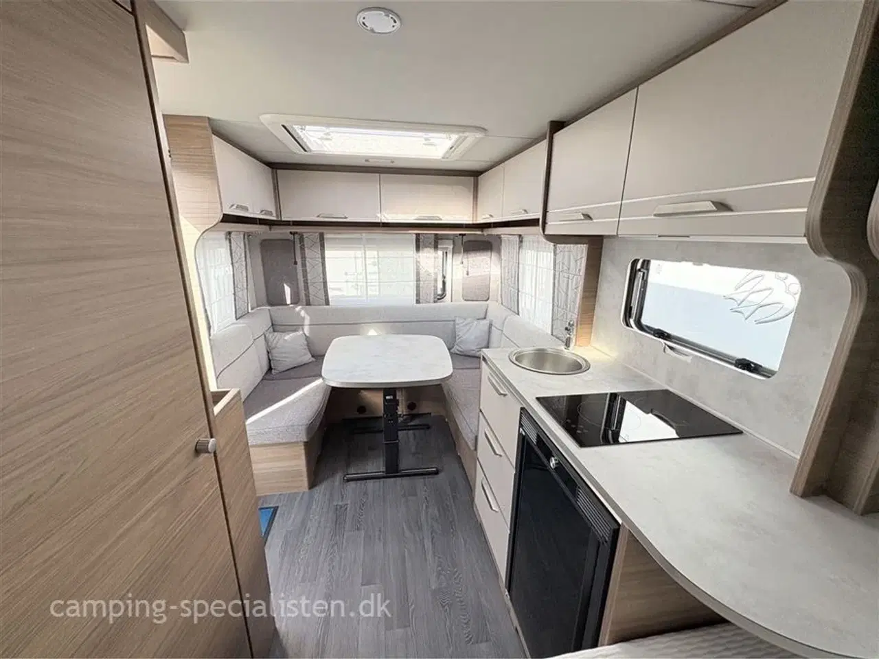 Billede 6 - 2022 - Knaus Sport 450 FU SPORT E POWER SELECTION   Knaus Sport 450 FU E-power 2022 - inkl. Ventura 300 fortelt - kan nu ses hos Camping-Specialisten.dk