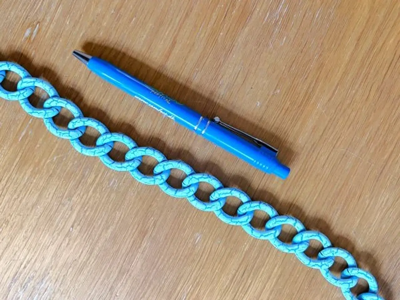 Billede 1 - Kæde med kæmpeled i turkis farve