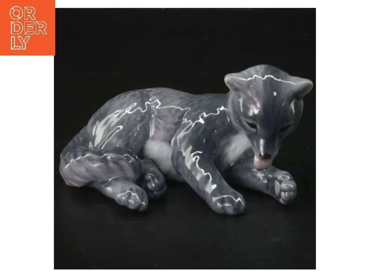 Billede 1 - Porcelænsfigur af liggende ræv fra Royal Copenhagen 446(str. 13,5x10 cm)