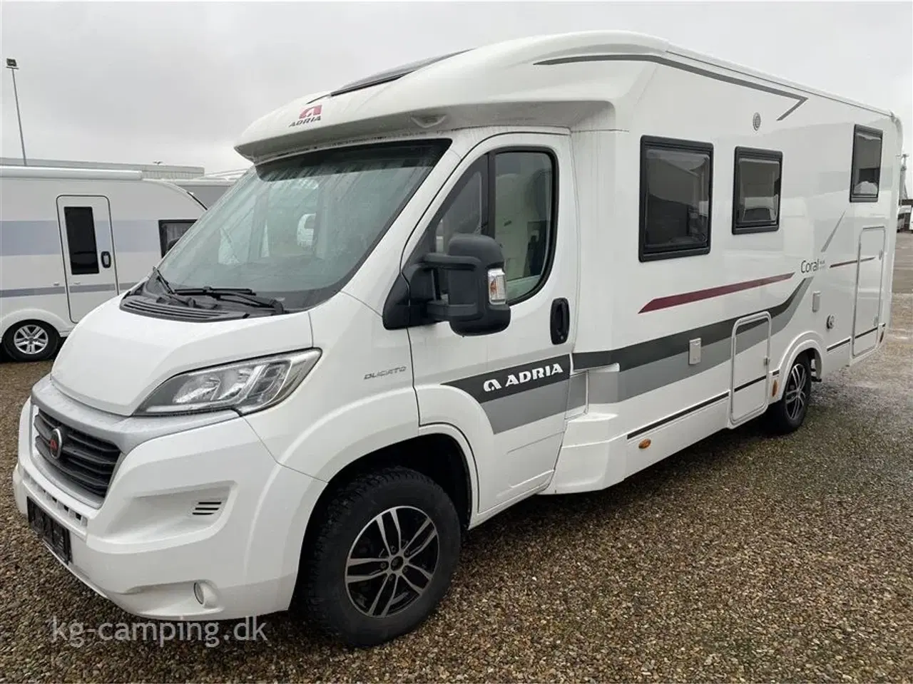 Billede 3 - 2015 - Adria Coral Plus 670 SL Flot Adria Coral med lækre læder sæder.