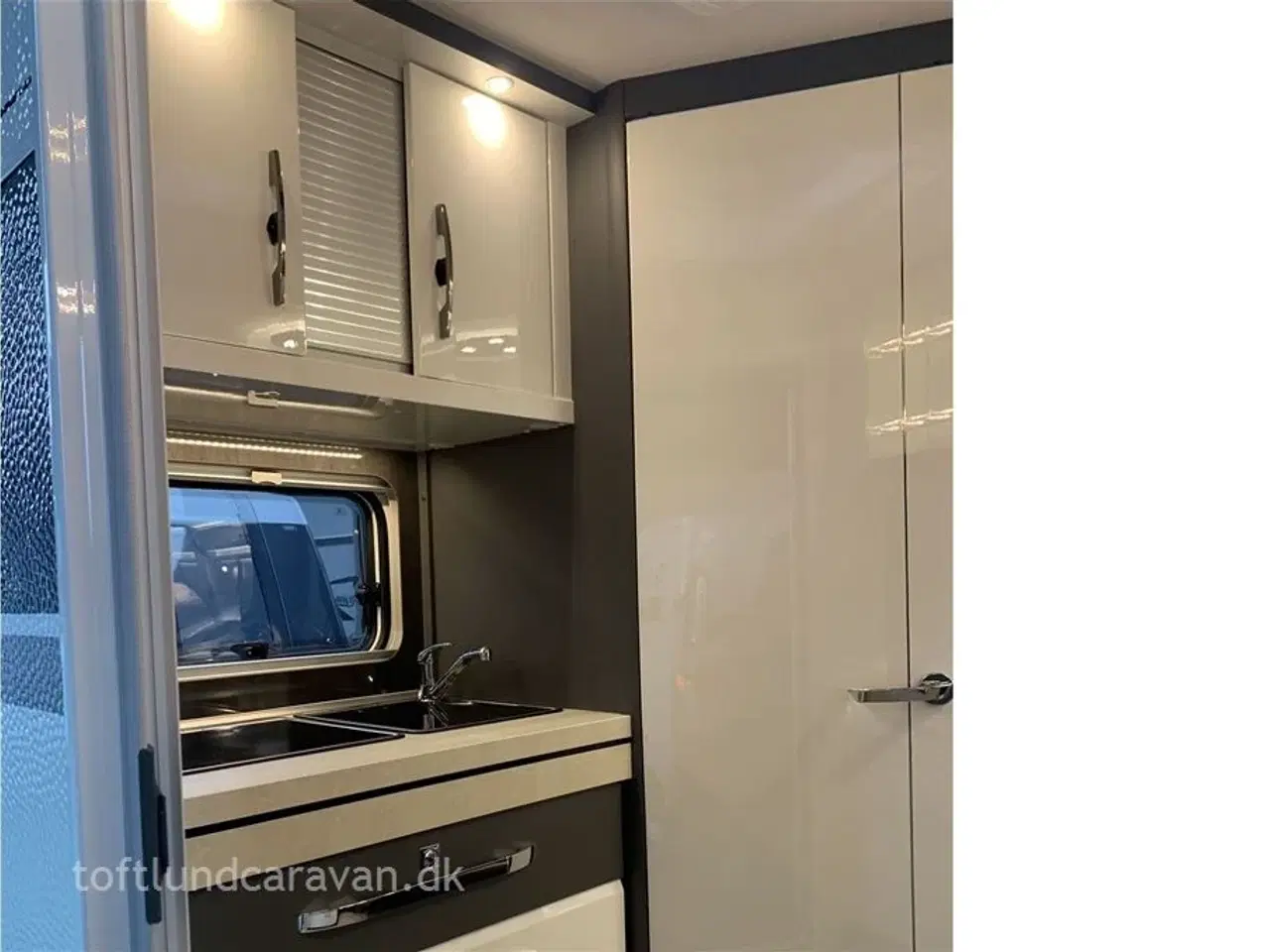 Billede 11 - 2026 - Hobby Excellent 460 SL   Ny 2026 KOMMER SNART PÅ LAGER. Enkeltsenge samt endekøkken og stort badeværelse. LAV VÆGT.