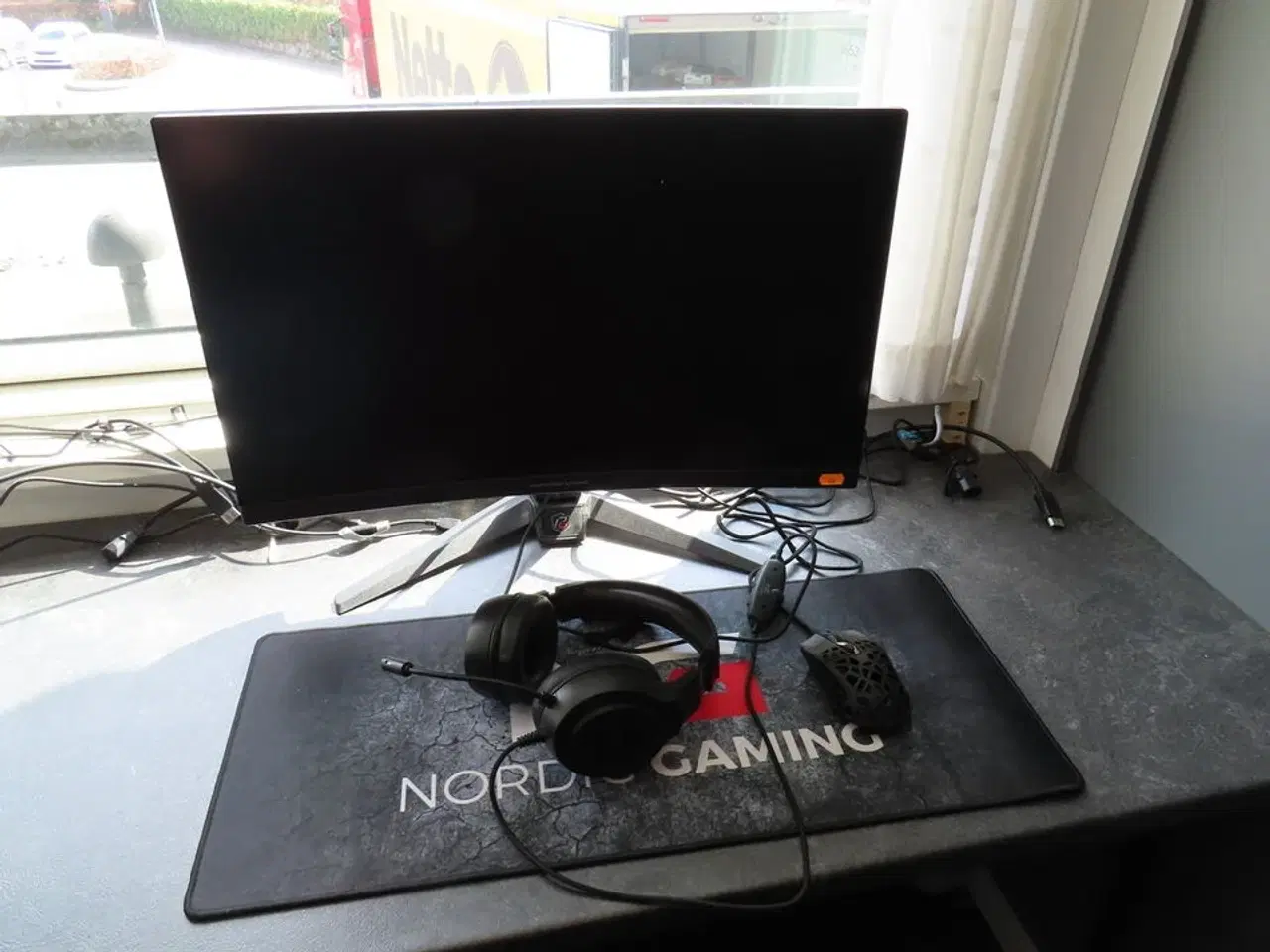 Billede 1 - 27" curved gaming monitor, ASROCK PHANTOM GAMING pg27f15rs1a