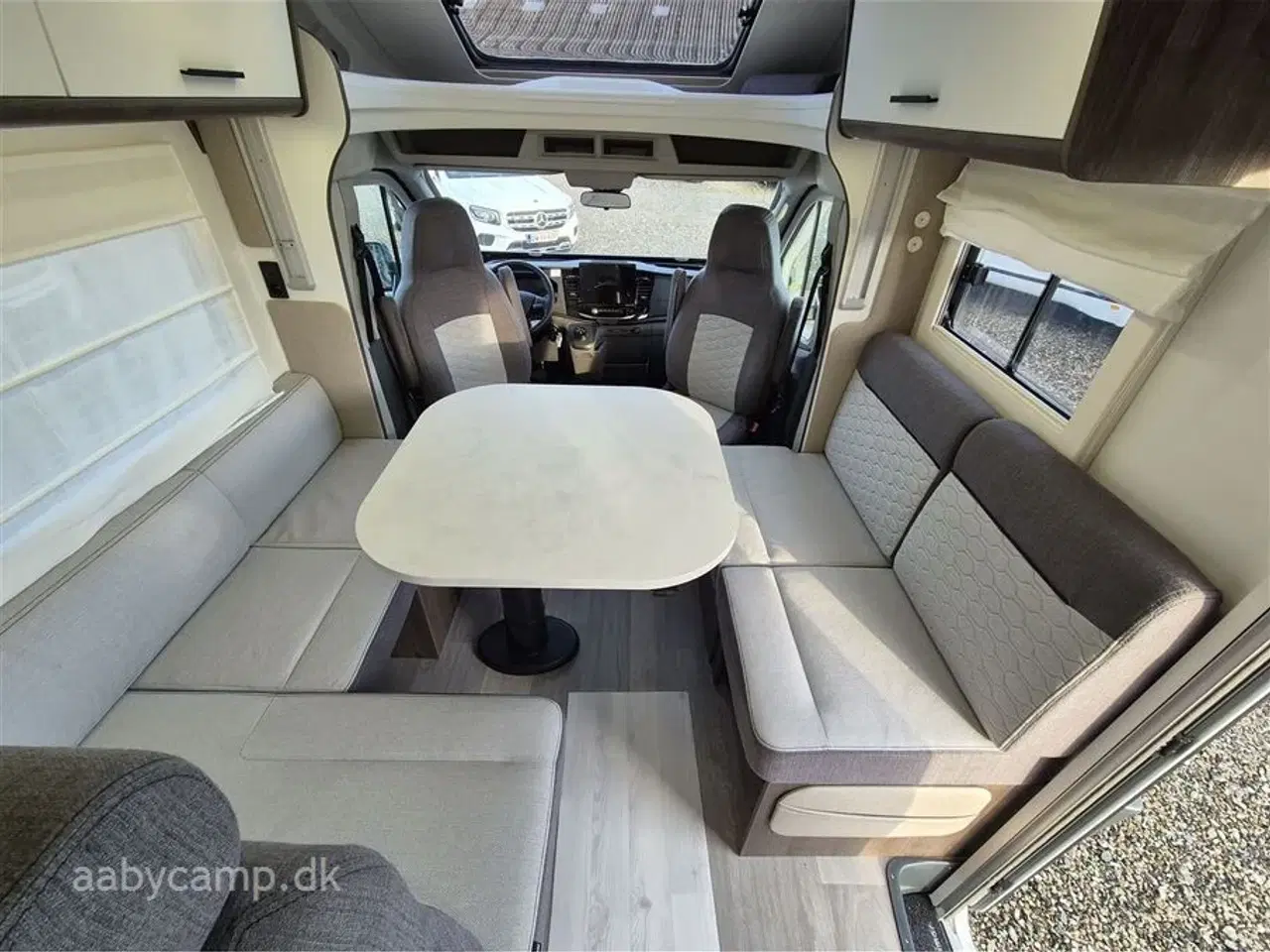 Billede 9 - 2026 - Benimar Tessoro 444   Nk Pakke. 8 trins Automatgear. 200W solceller. Webasto Dieselfyr. Kompressor køleskab.