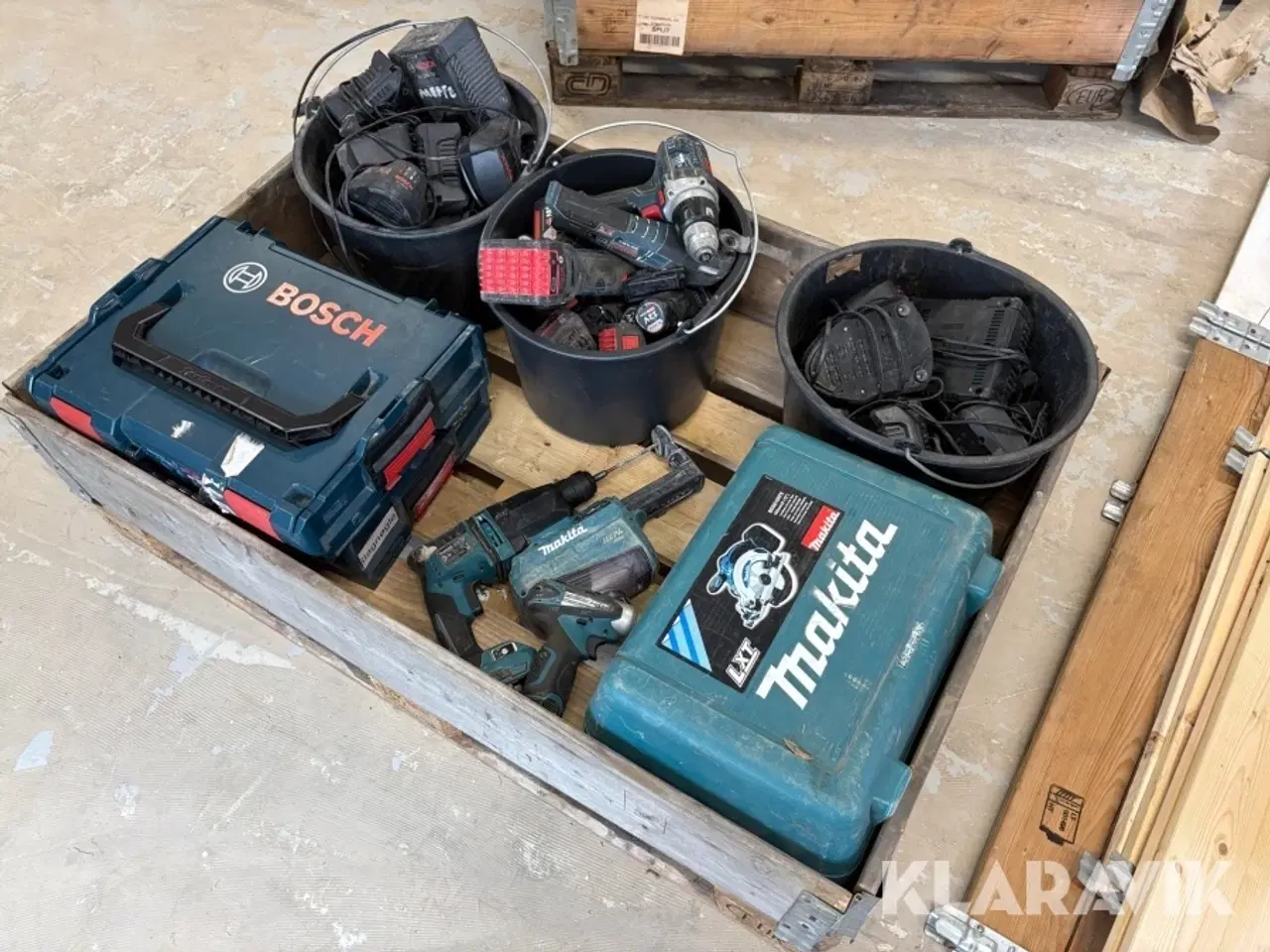 Billede 2 - Assorteret håndværktøj Bosch/Makita - 1 palle