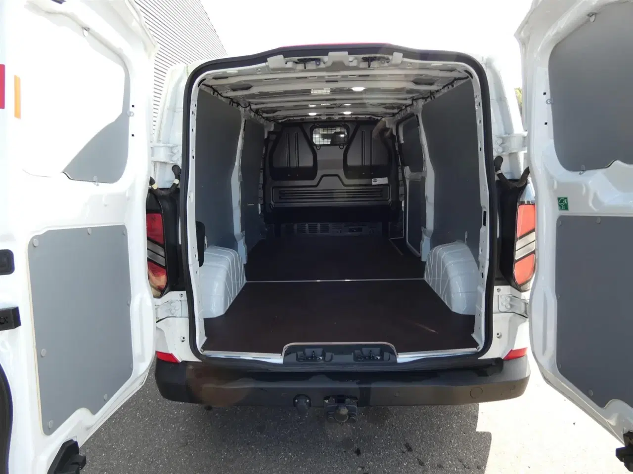 Billede 8 - Ford Transit Custom 300 L2H1 2,0 EcoBlue Trend 136HK Van 8g Aut.