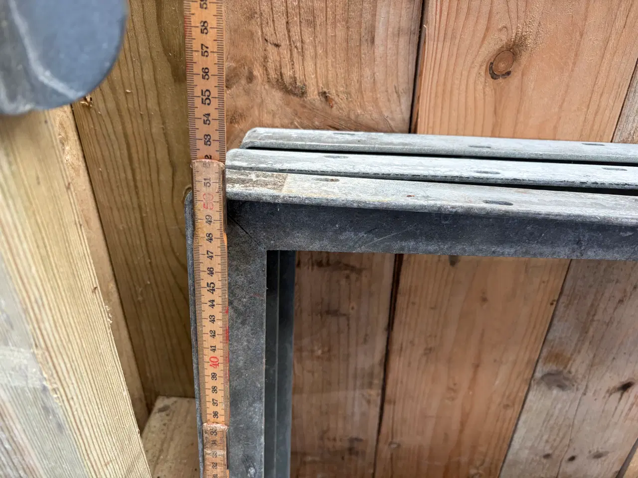 Billede 2 - Hyldebæringer til bordplade.