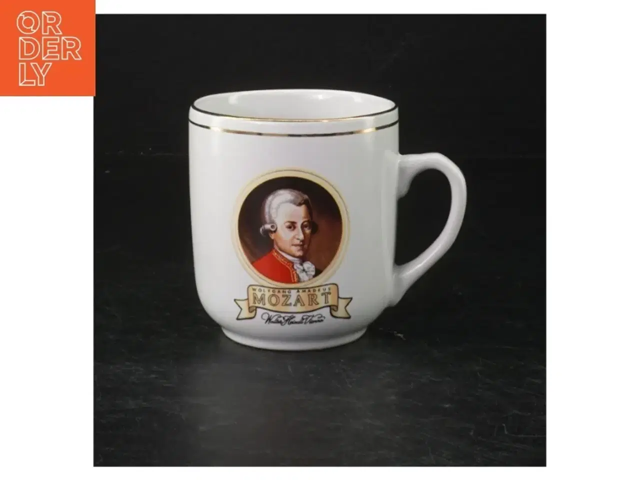 Billede 1 - Mozart-temakrus med guldkant (str. H. 9 cm. ø. 8 cm)