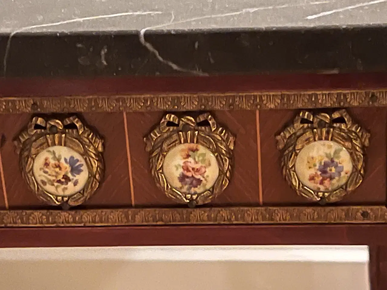 Billede 5 - Antikt spansk marmorbord. 