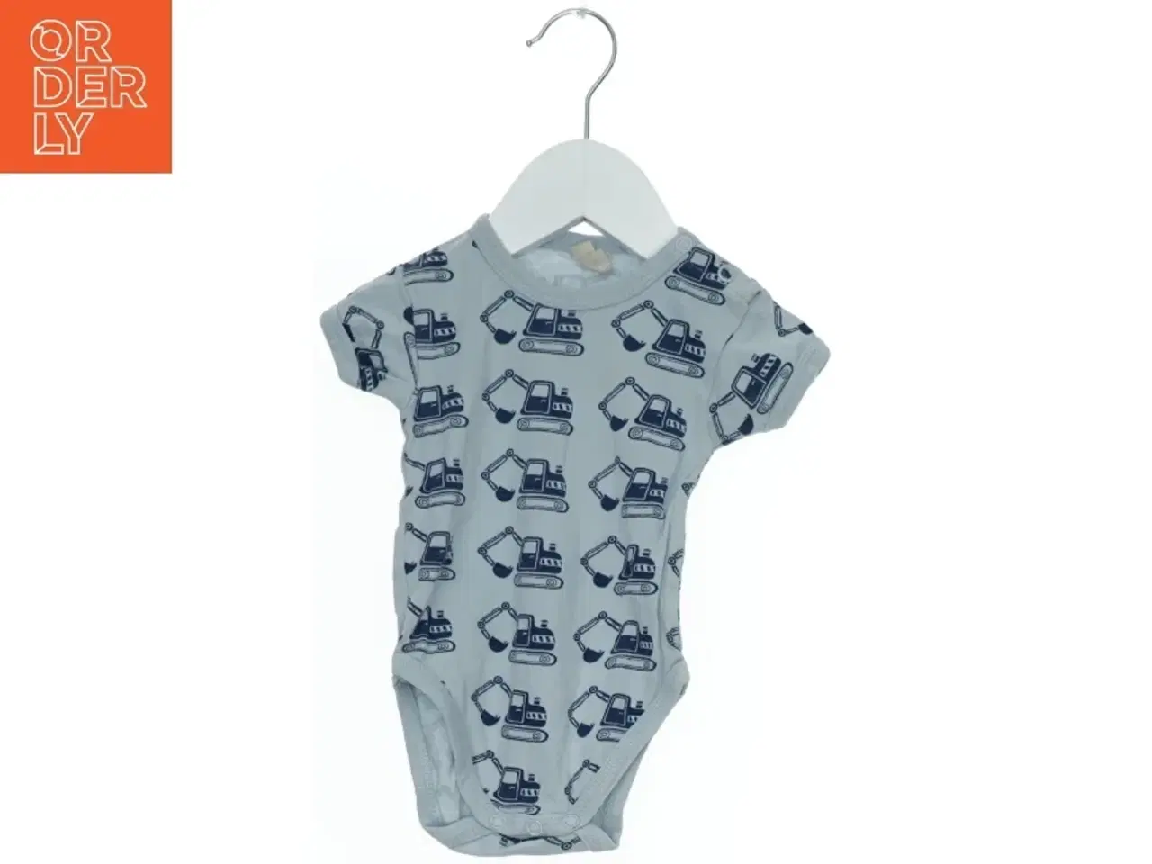 Billede 1 - Baby bodystocking med skovlmaskine print fra Little One (str. 68)