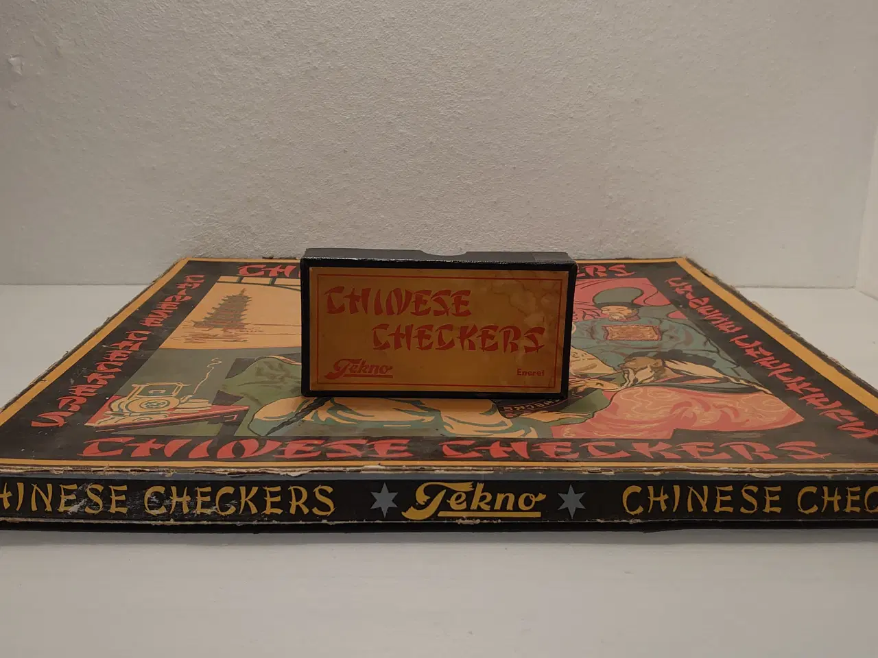 Billede 5 - Tekno: Komplet Kinaskak med 60 kugler. 1940´erne.