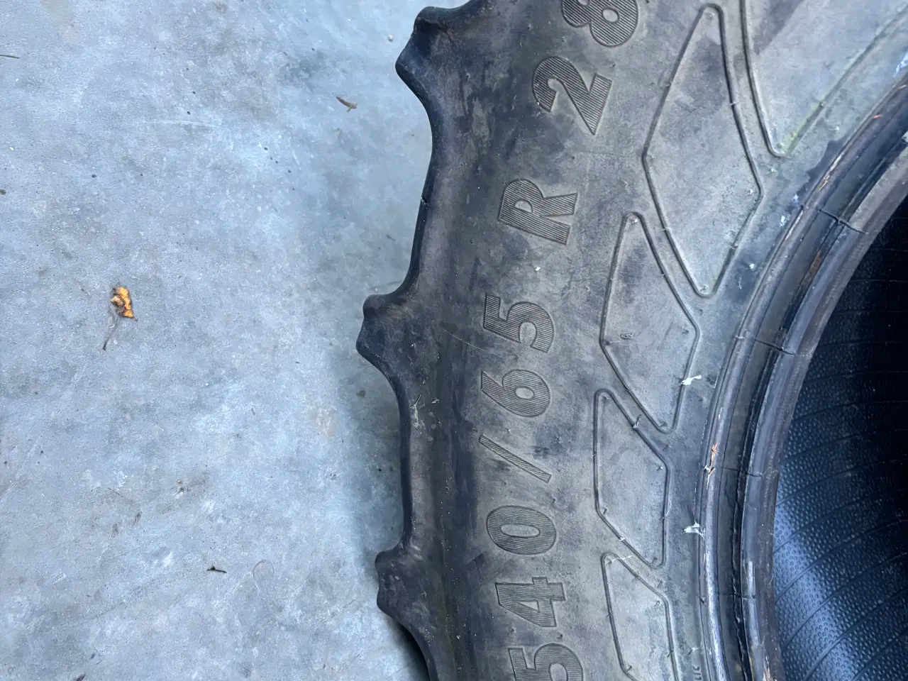 Billede 3 - 540/65-28 dæk