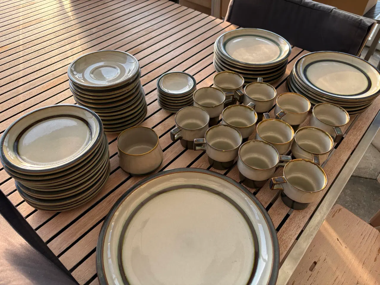 Billede 2 - Kaffestel stentøj Tema