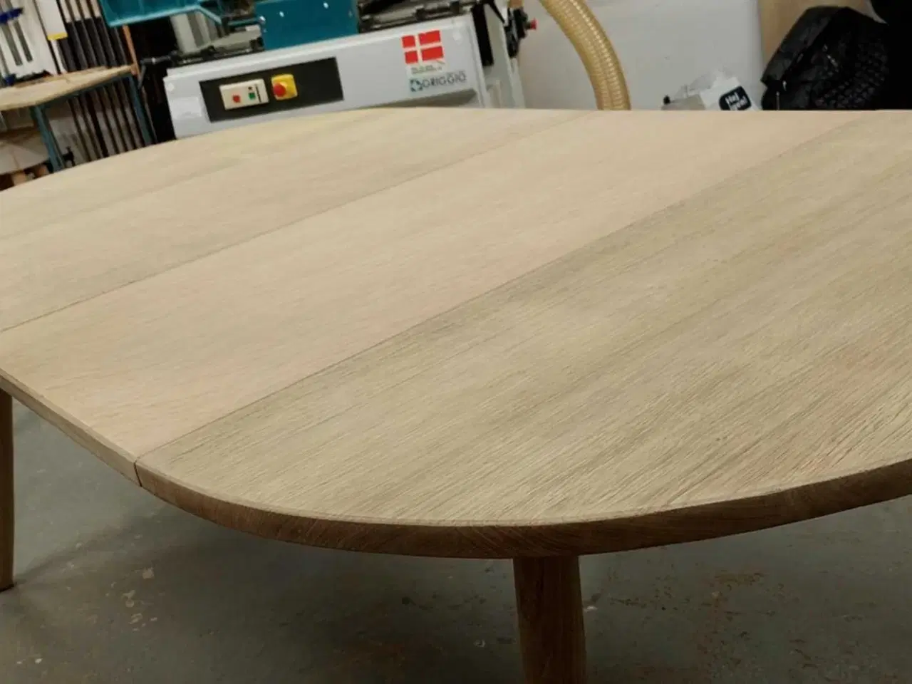 Billede 6 - Rundt massiv egetræ spisebord med udtræk og tillæg