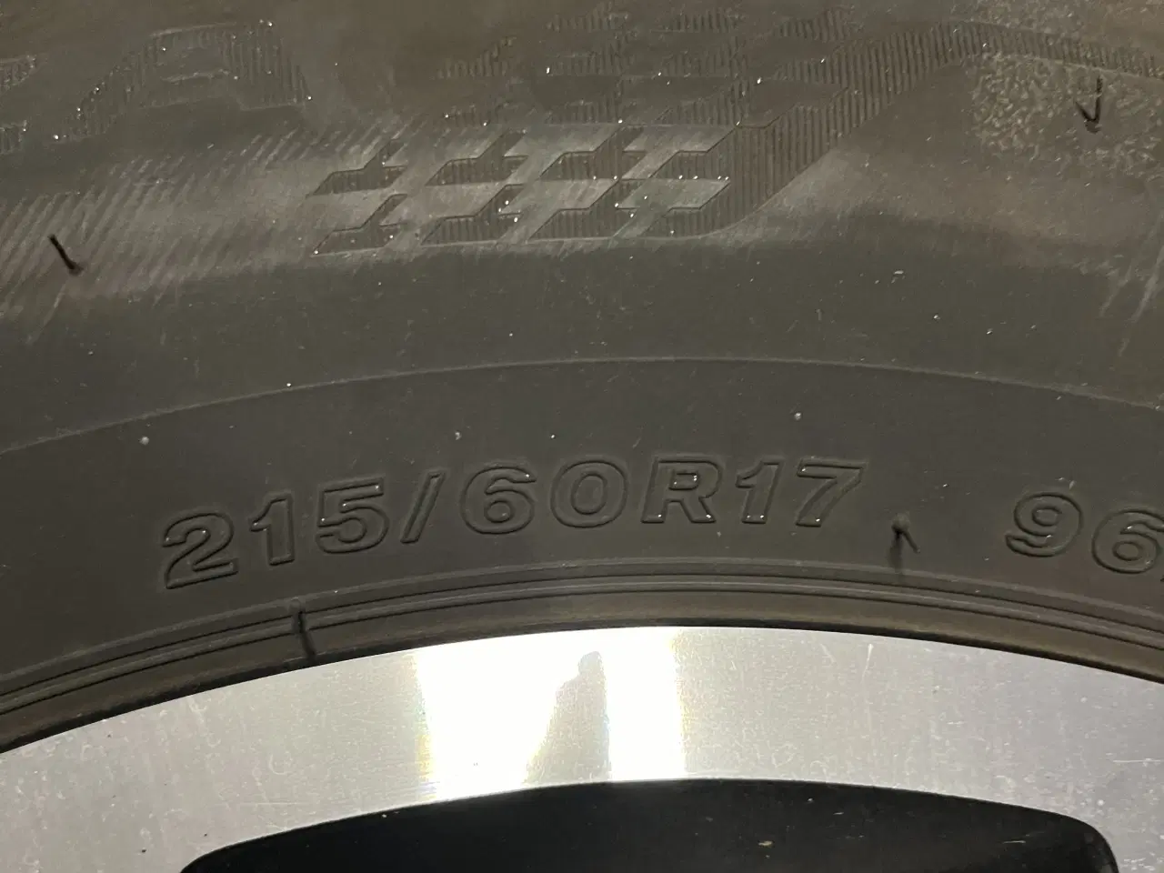 Billede 5 - Dacia Duster originale alufælge 17” sommerhjul