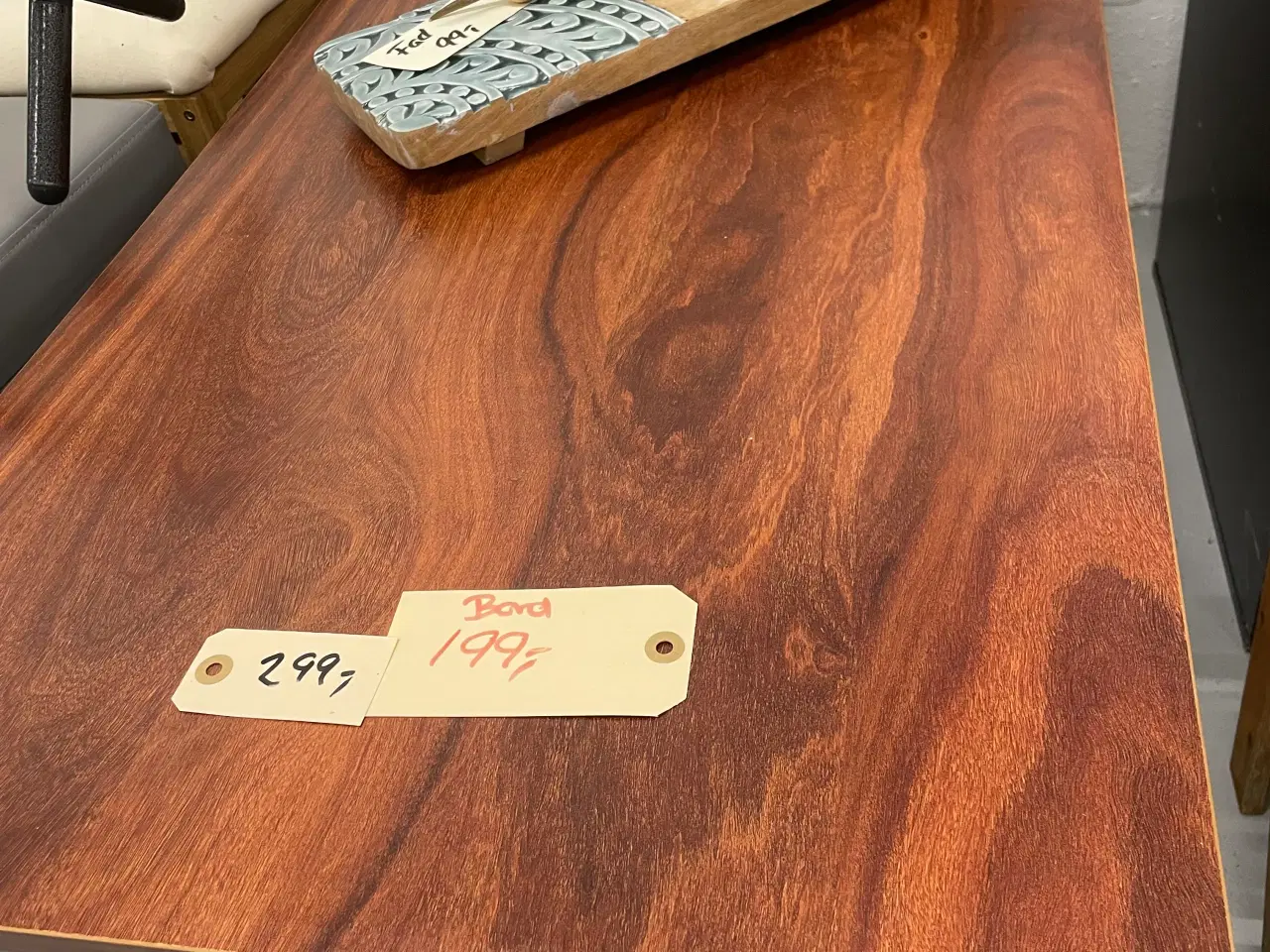 Billede 3 - Sofabord i rød melamin bordplade