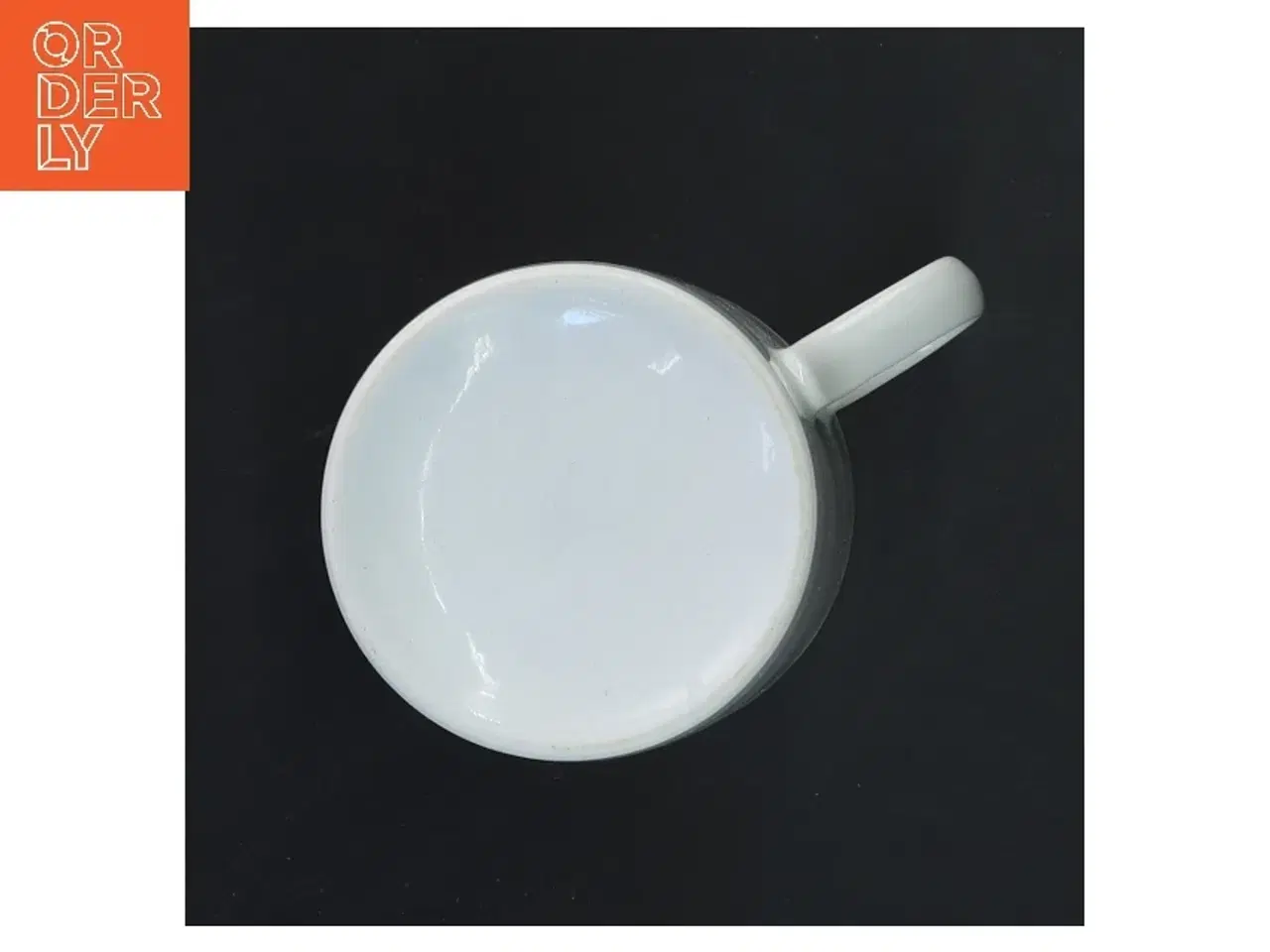 Billede 2 - Hvid porcelænskrus med farvet design og navn (str. Ø 8 cm længde 9 cm)