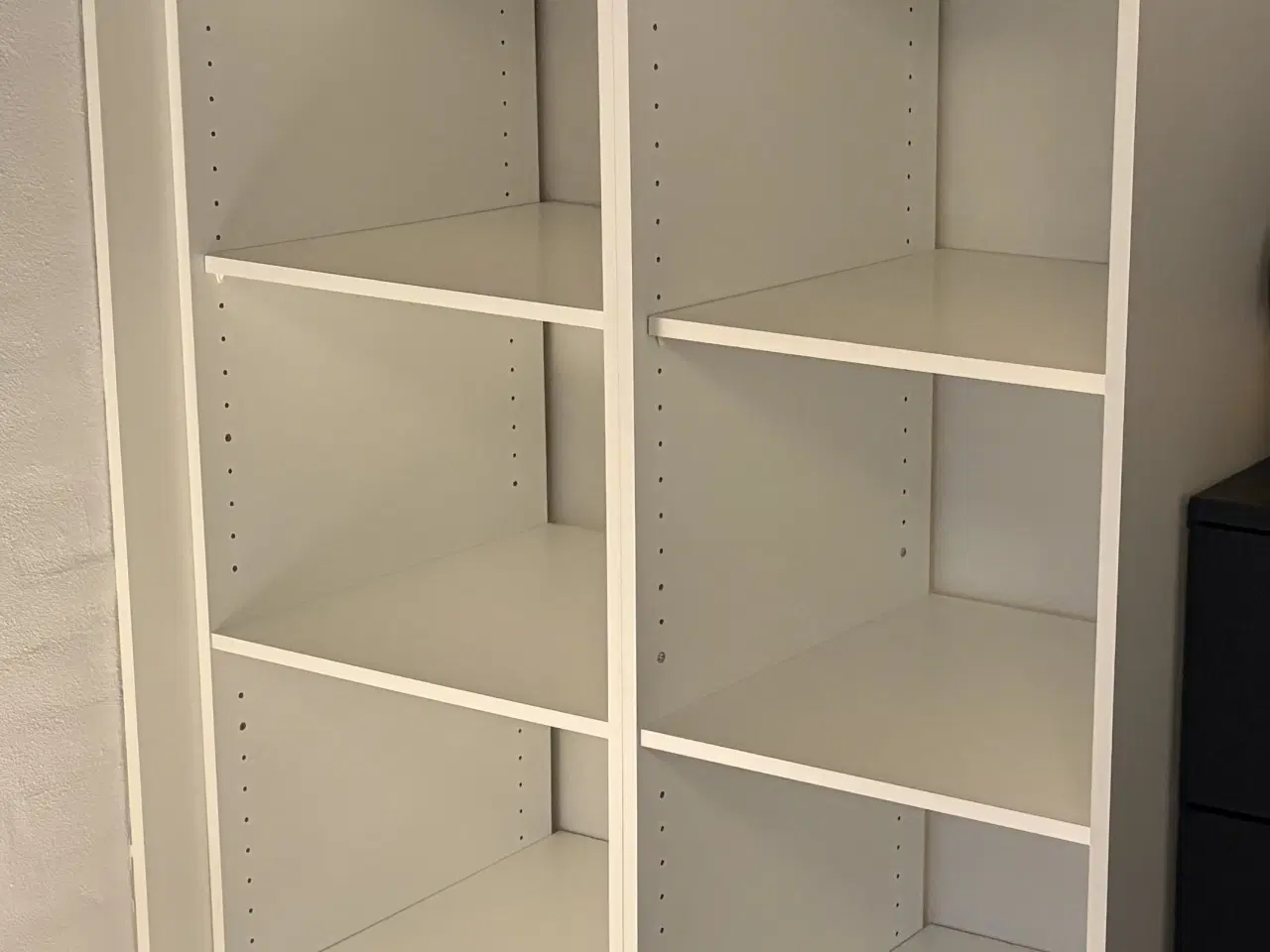 Billede 4 - Garderobeskab med skydelåger