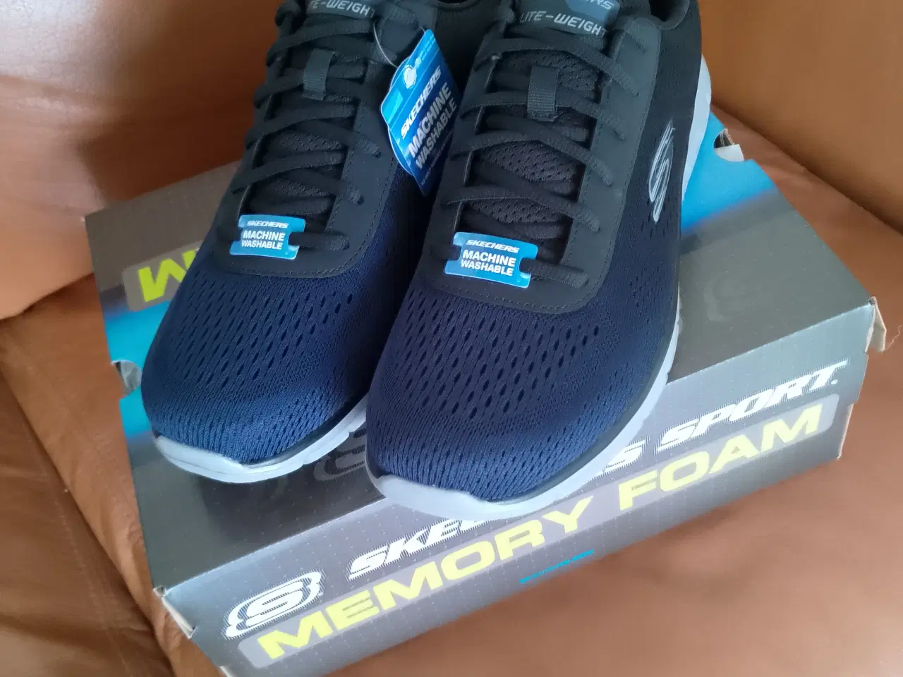 Billede 1 - Sketchers sælges fra konkurs