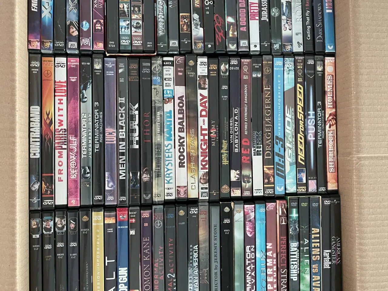 Billede 1 - 4 Kasser med min. 150 dvd film i hver