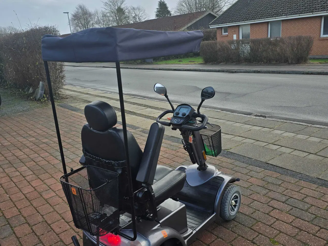 Billede 2 - Elscooter med tag på