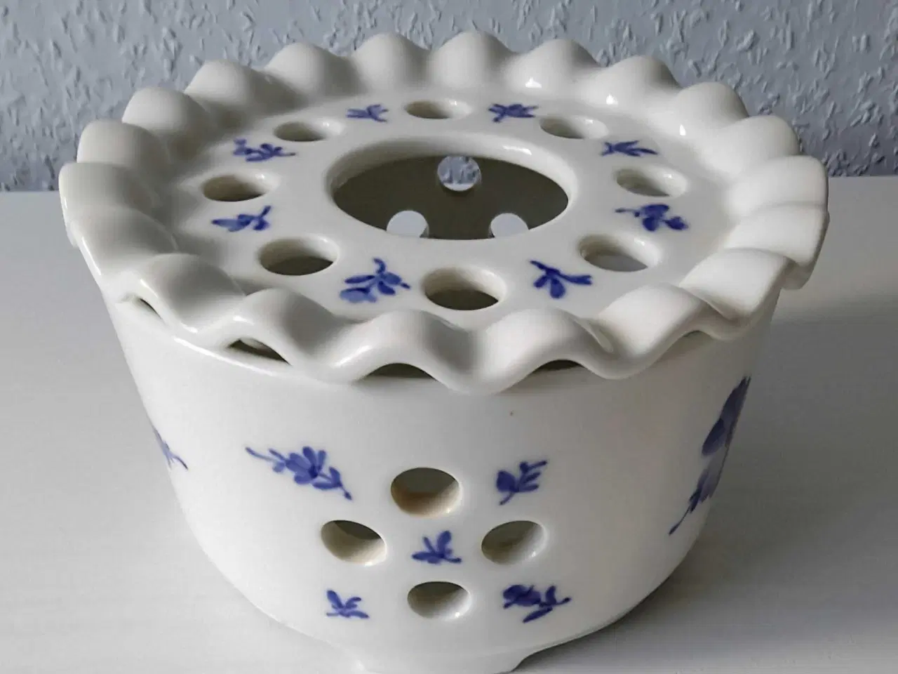 Billede 2 - Blå Blomst, fyrfadsvarmer.