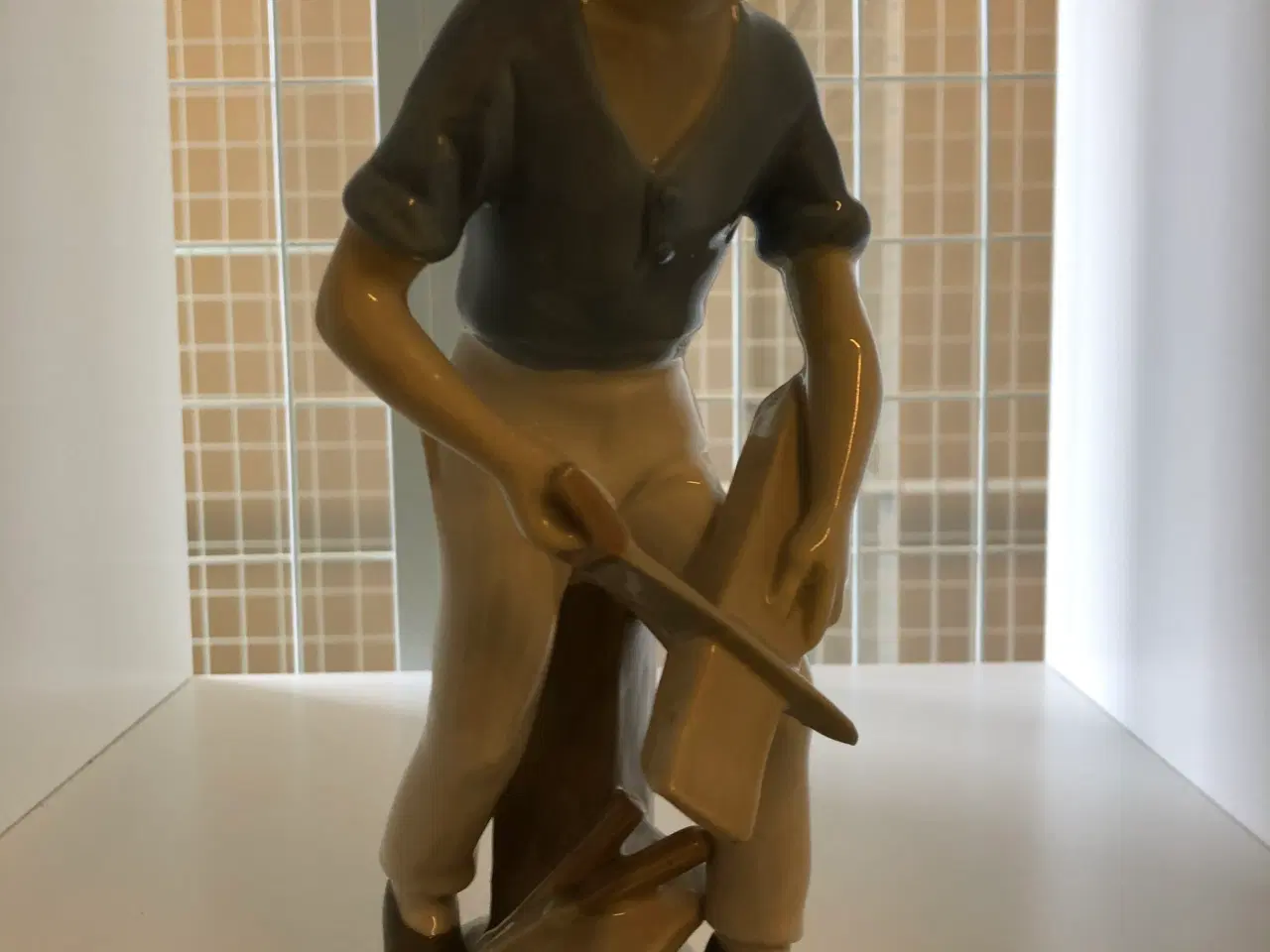 Billede 1 - Kongelig porcelæns figur