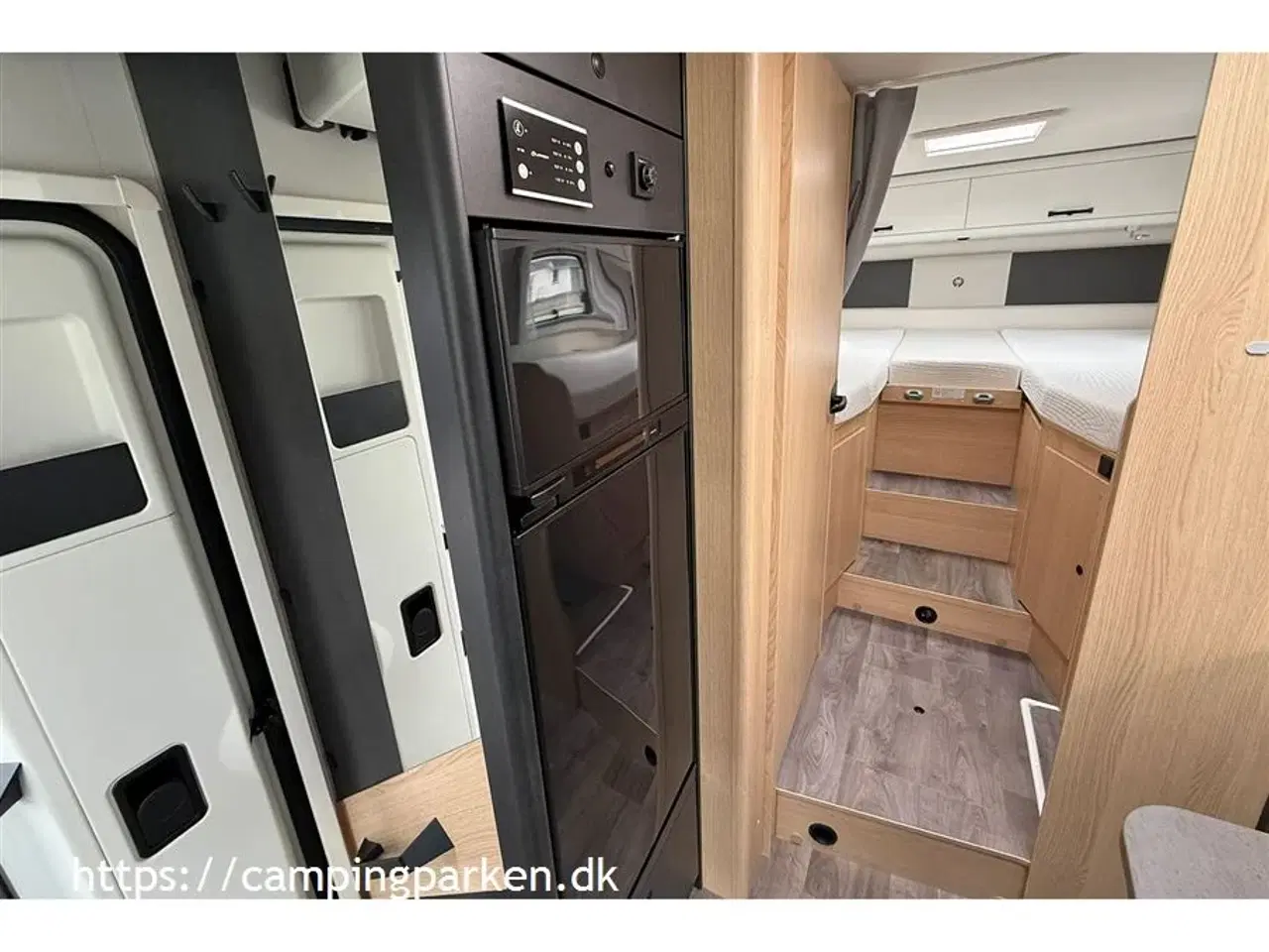 Billede 8 - 2023 - SunLight   Nyere brugt Sunlight T68 Adventure med sænkeseng, enkeltsenge og 165hk motor