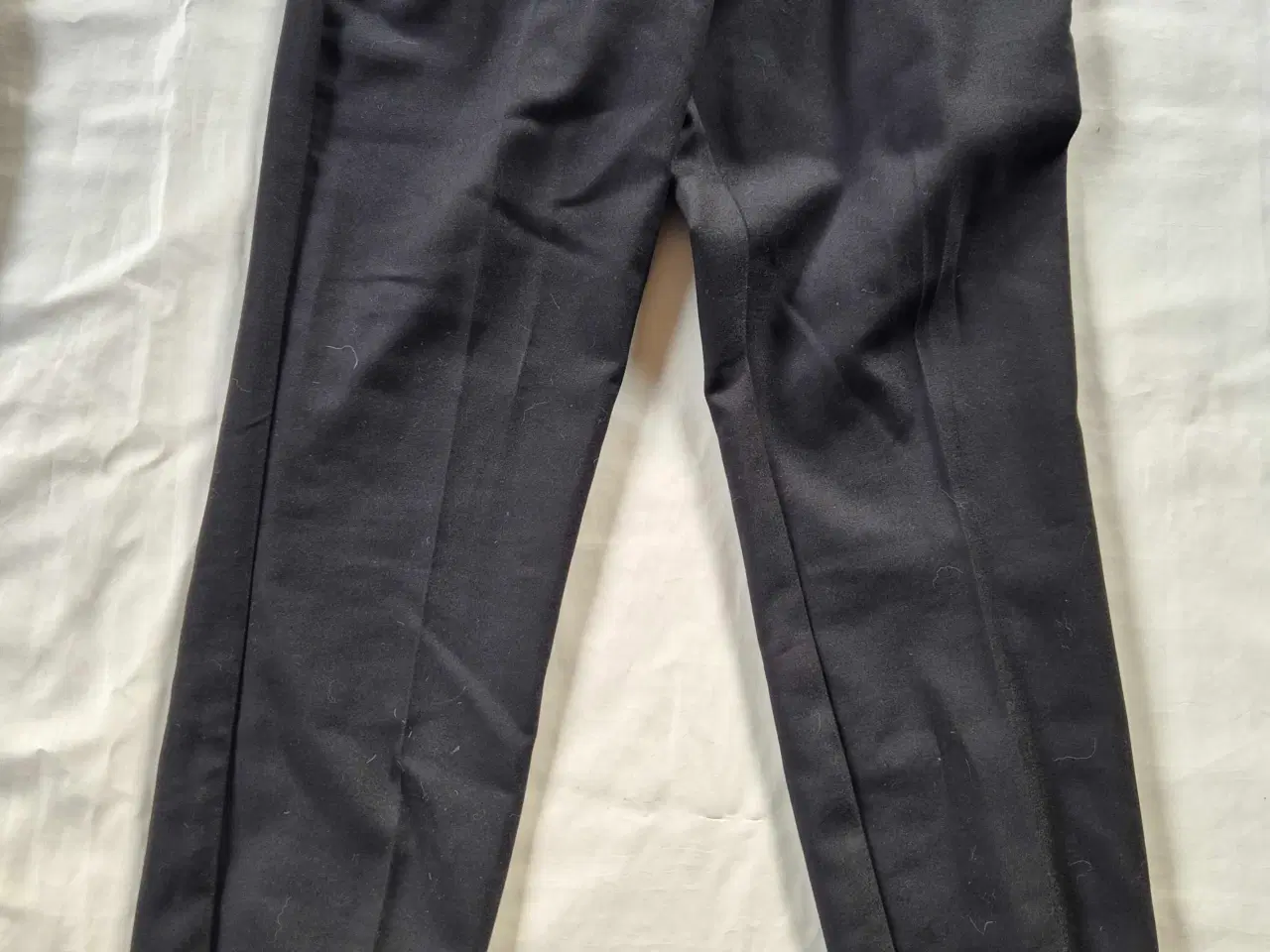 Billede 4 - 2 par bukser  esprit og vero moda 