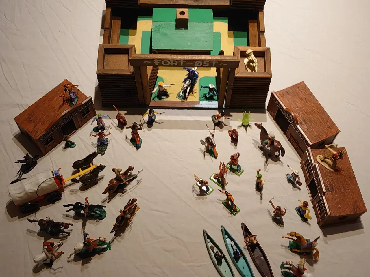 Billede 5 - Fort Øst med 3 Lone Star bygninger og 40 dele.