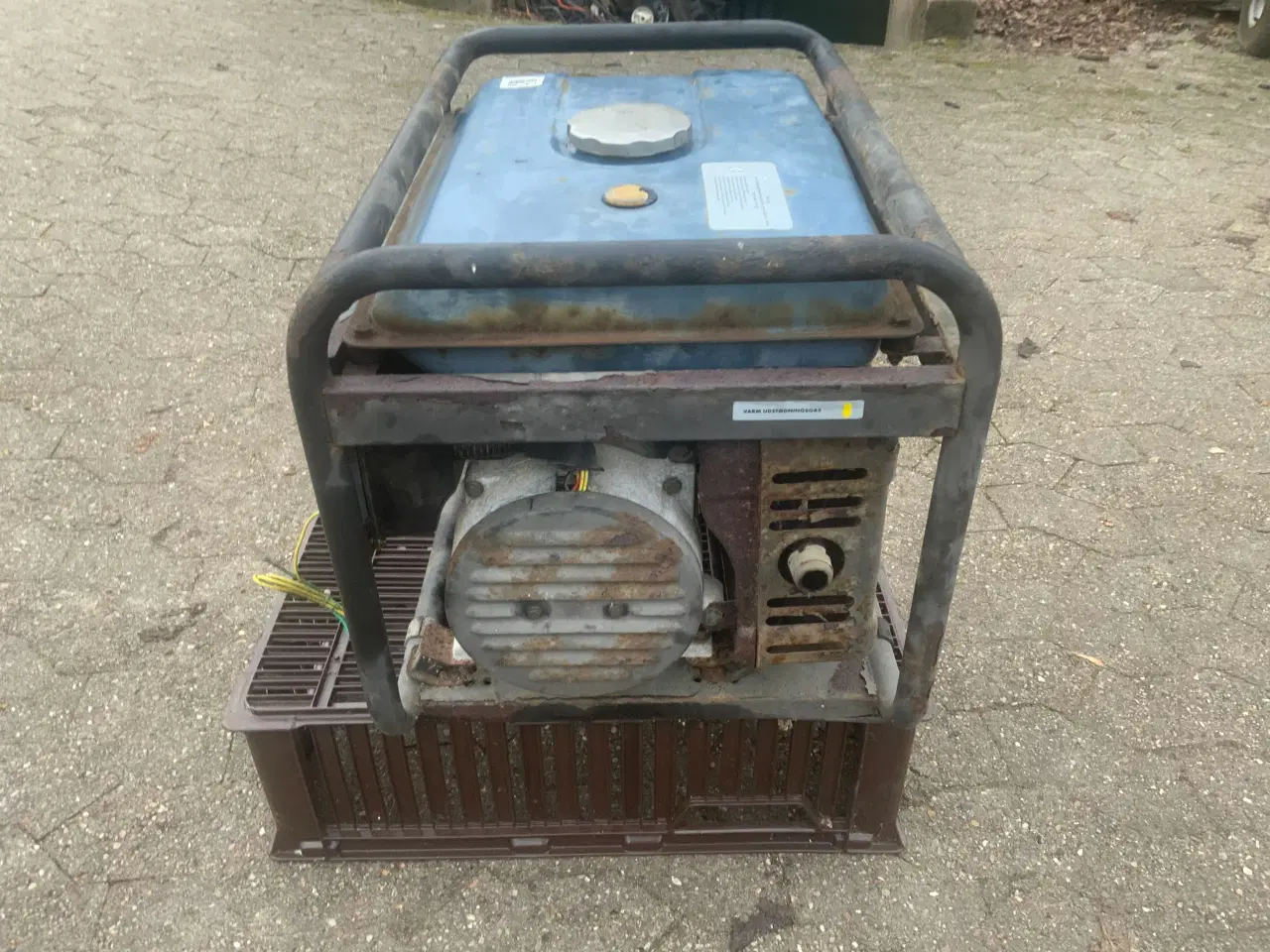 Billede 6 - Benzingenerator med udgang på 230V