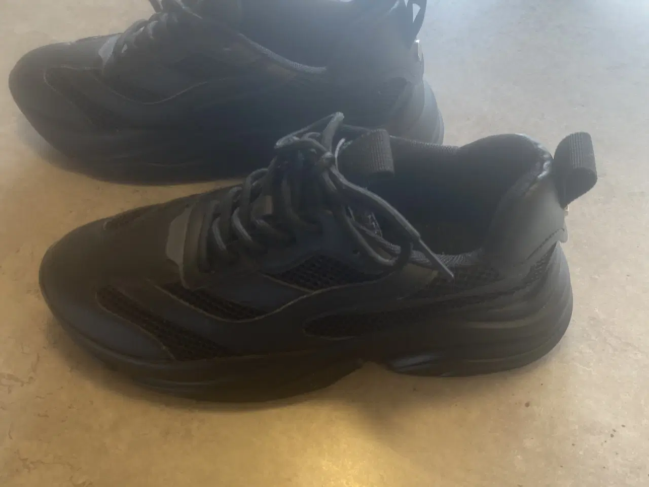 Billede 2 - Kondi sko ( Duffy )