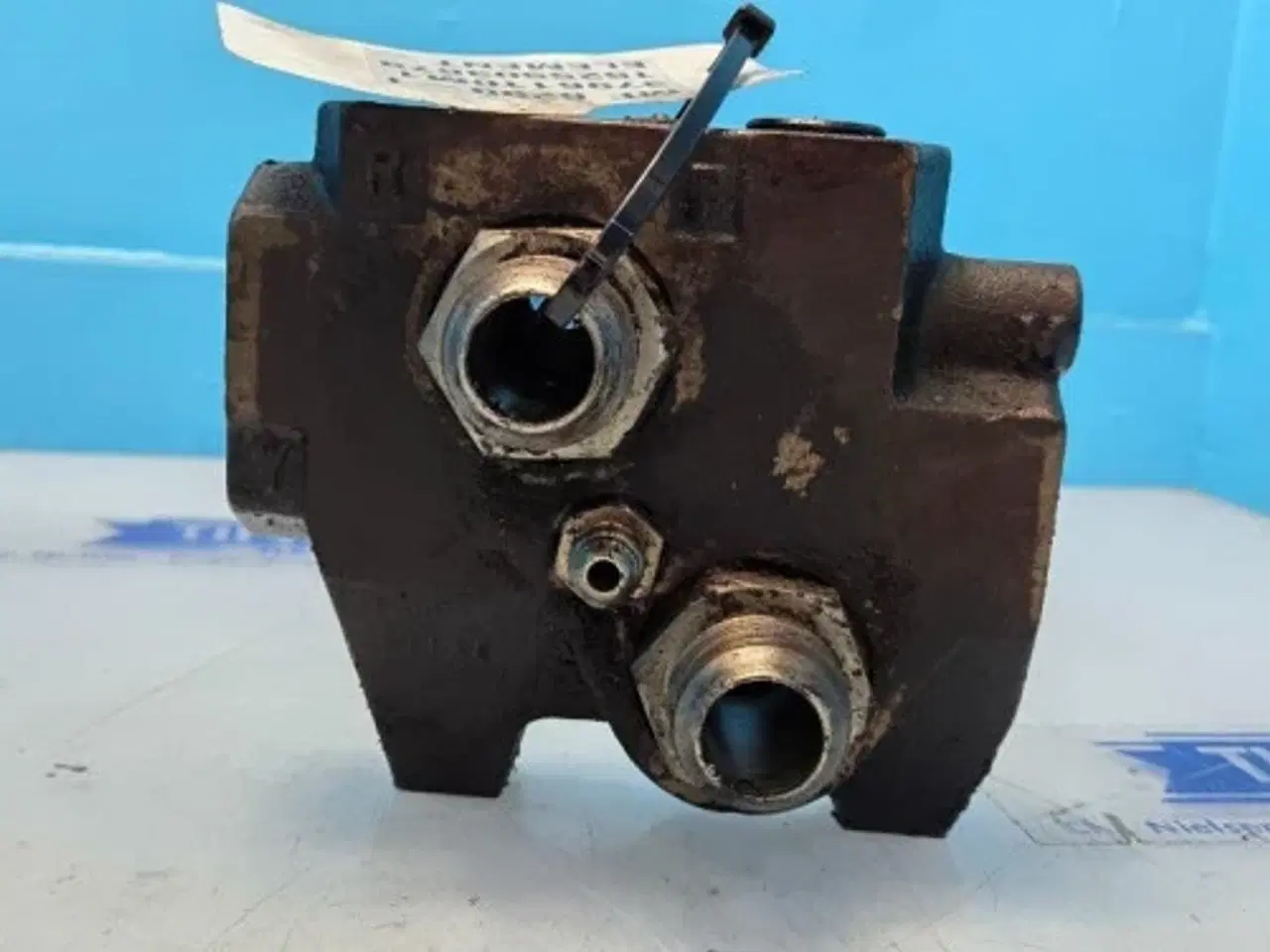 Billede 3 - Massey Ferguson 6290 Hydraulikventil 3796110M1