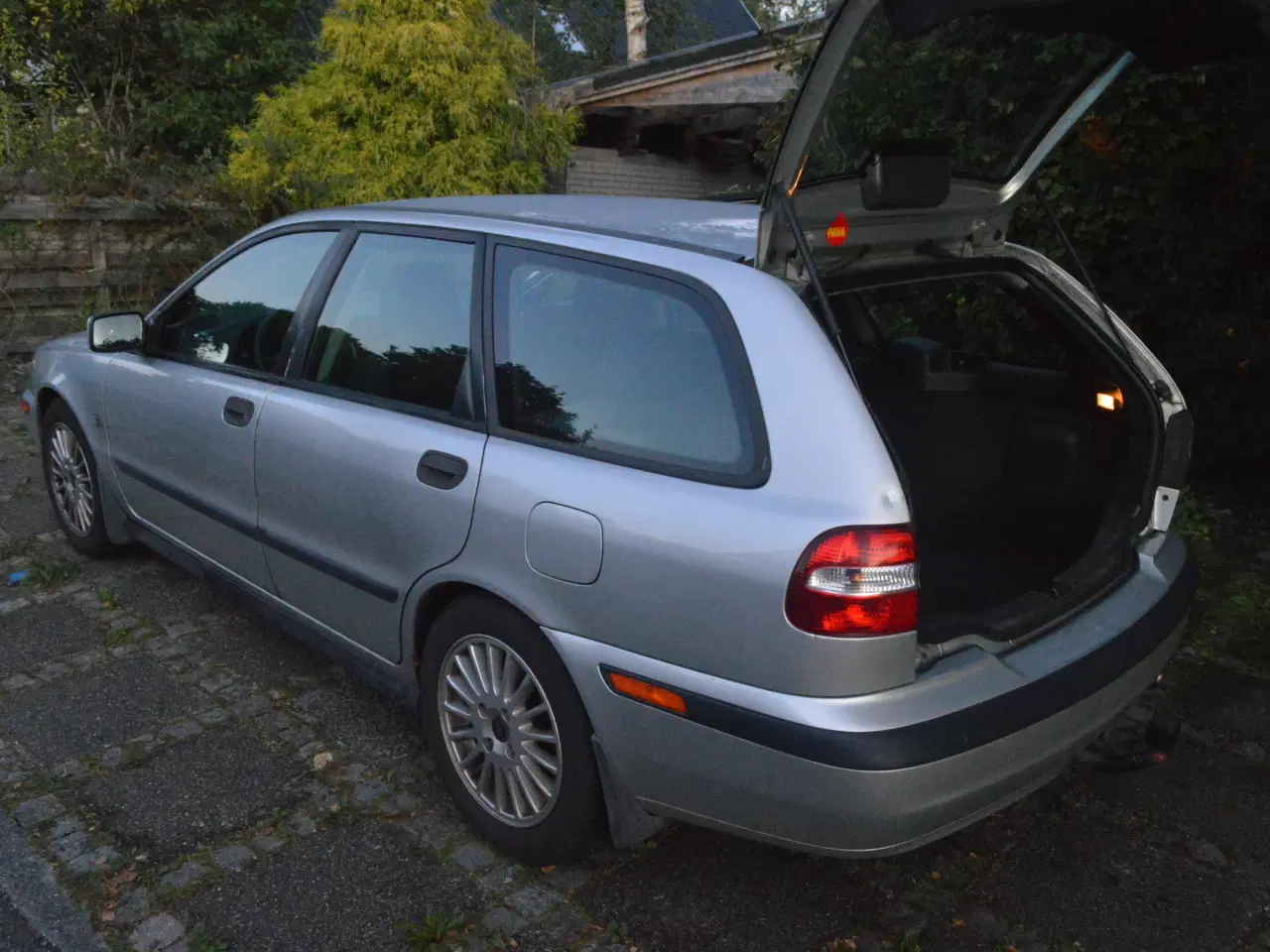 Billede 2 - Volvo V40, 2003, 242.000km, 6000kr